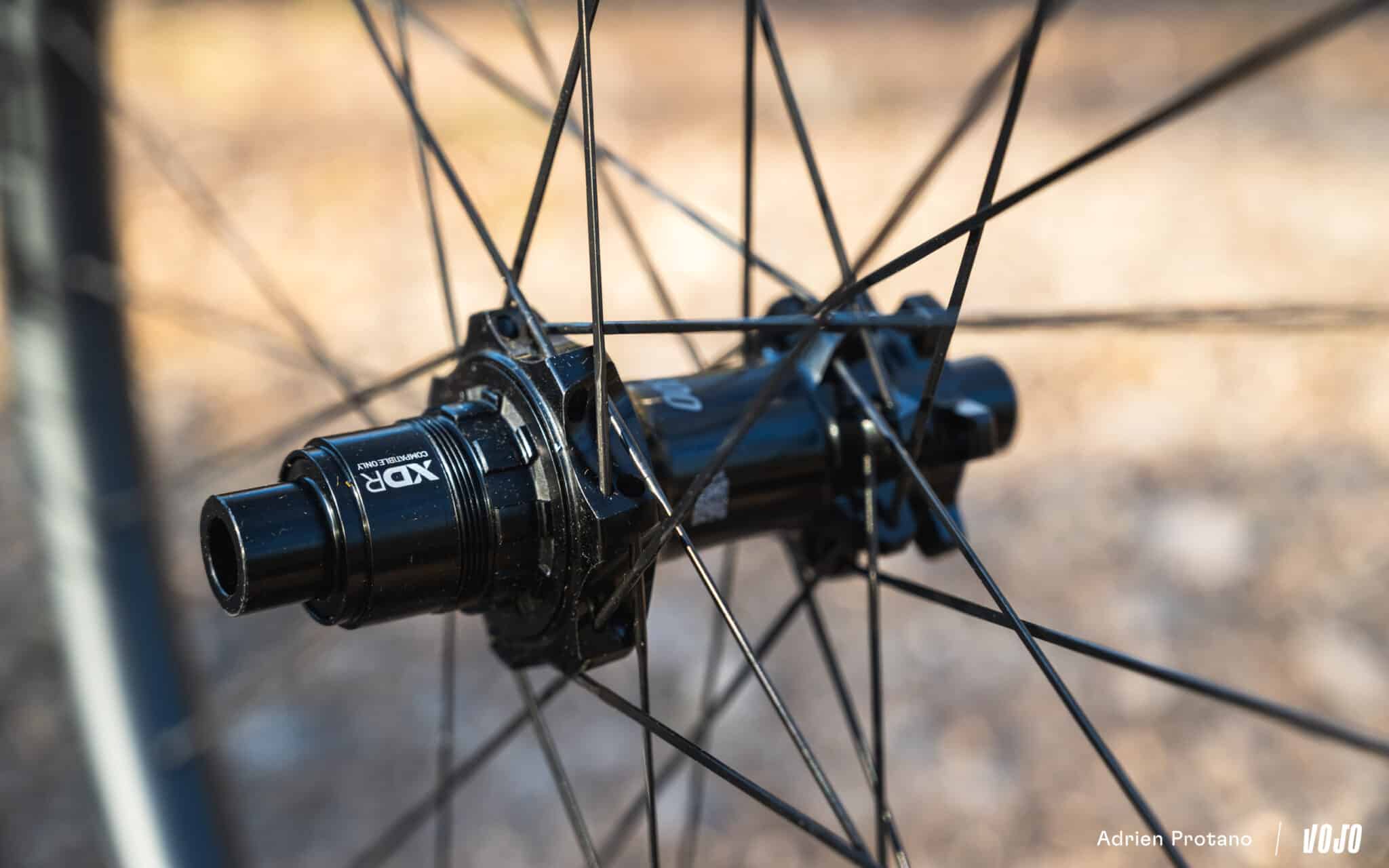 https://www.vojomag.com/app/uploads/2025/07/Roues FSA CX 2025 test avis vojo VTTAE nouveaute A.Protano 25 2048x1280.jpg