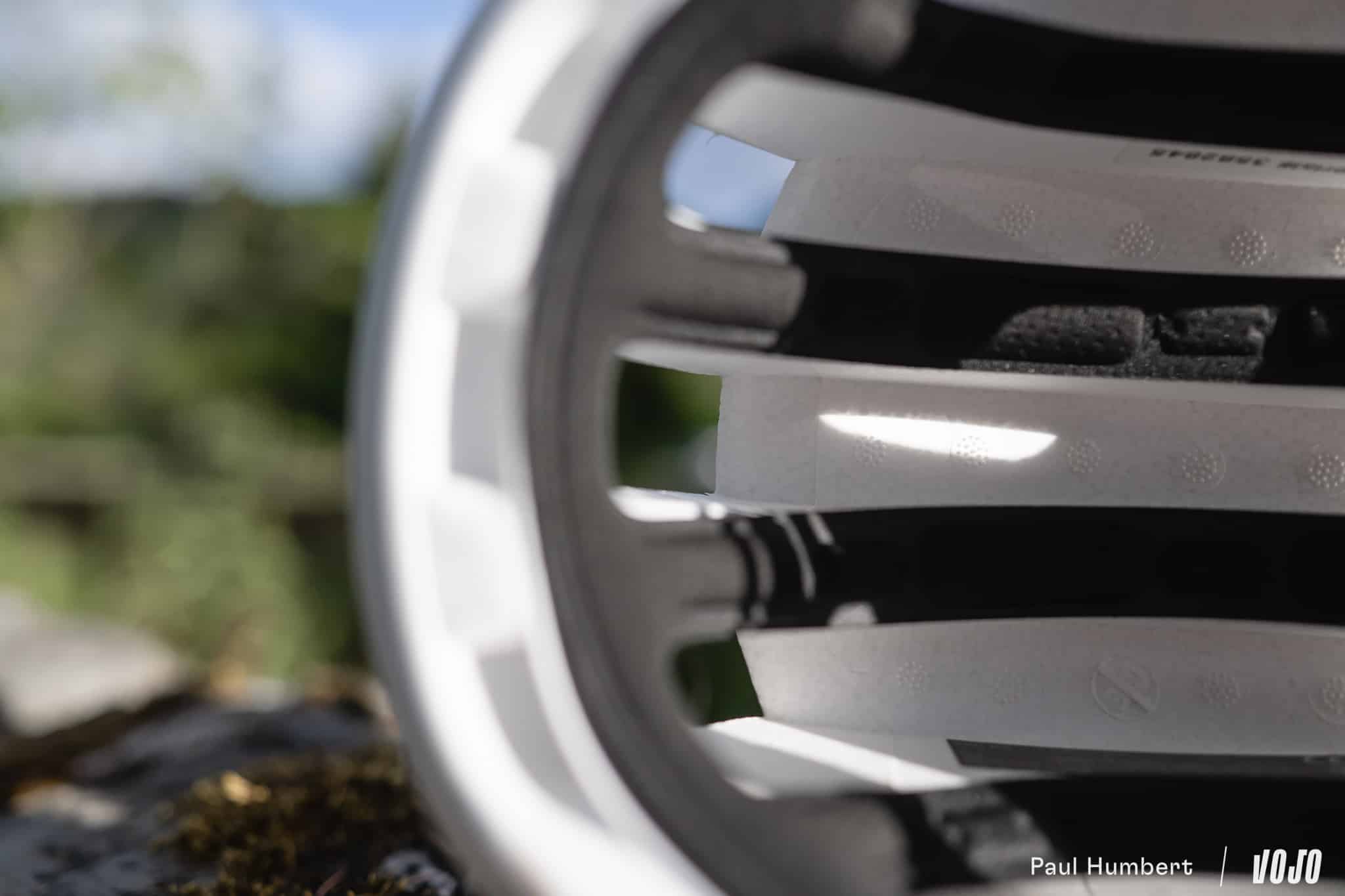 https://www.vojomag.com/app/uploads/2025/07/poc cytal gravel route casque test avis 2025 vojo paul humbert 4.jpg