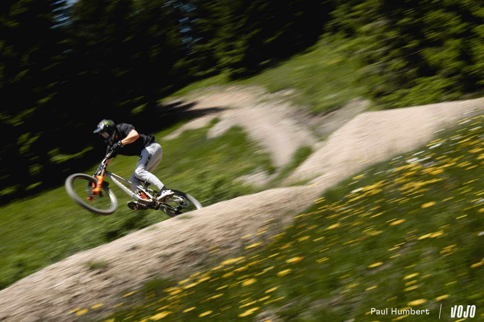 https://www.vojomag.com/app/uploads/2025/07/ride chalet fox atlas 2025 vojo paul humbert 28.jpg