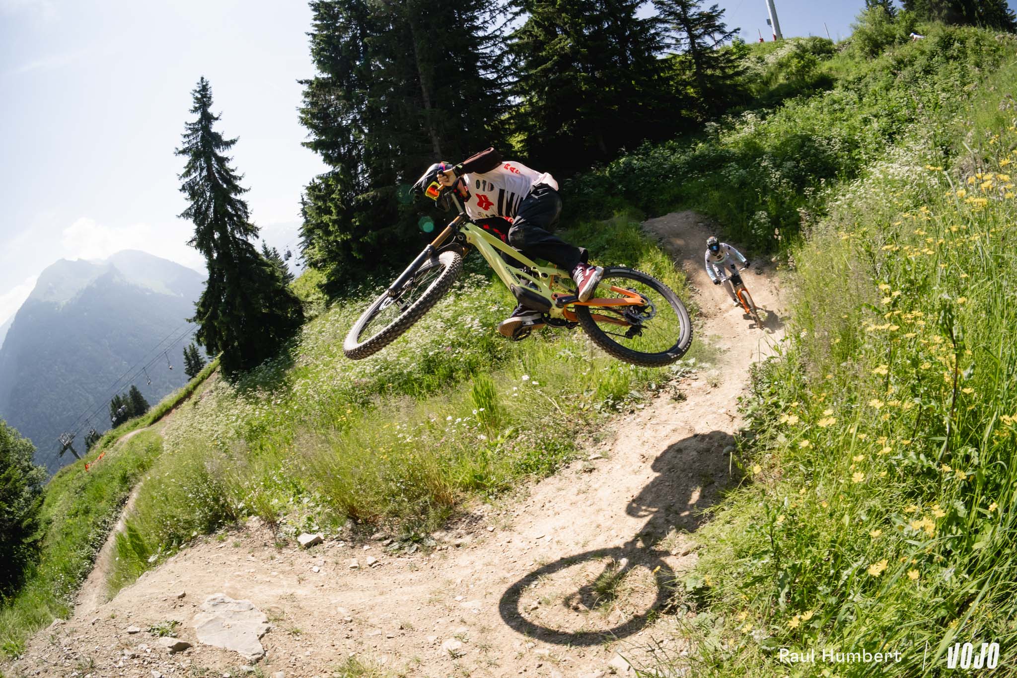 https://www.vojomag.com/app/uploads/2025/07/ride chalet fox atlas 2025 vojo paul humbert 29.jpg