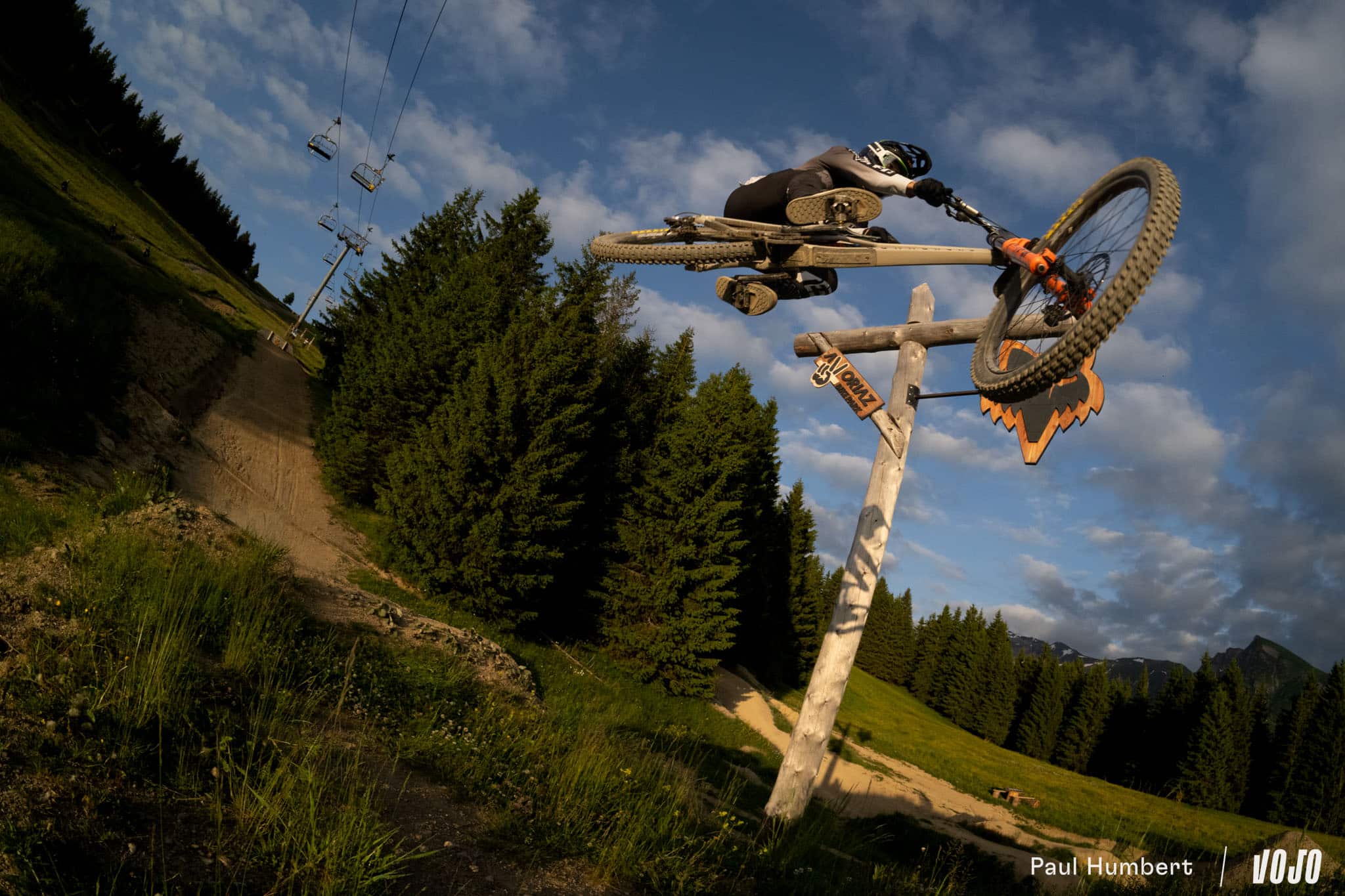 https://www.vojomag.com/app/uploads/2025/07/ride chalet fox atlas 2025 vojo paul humbert 48.jpg