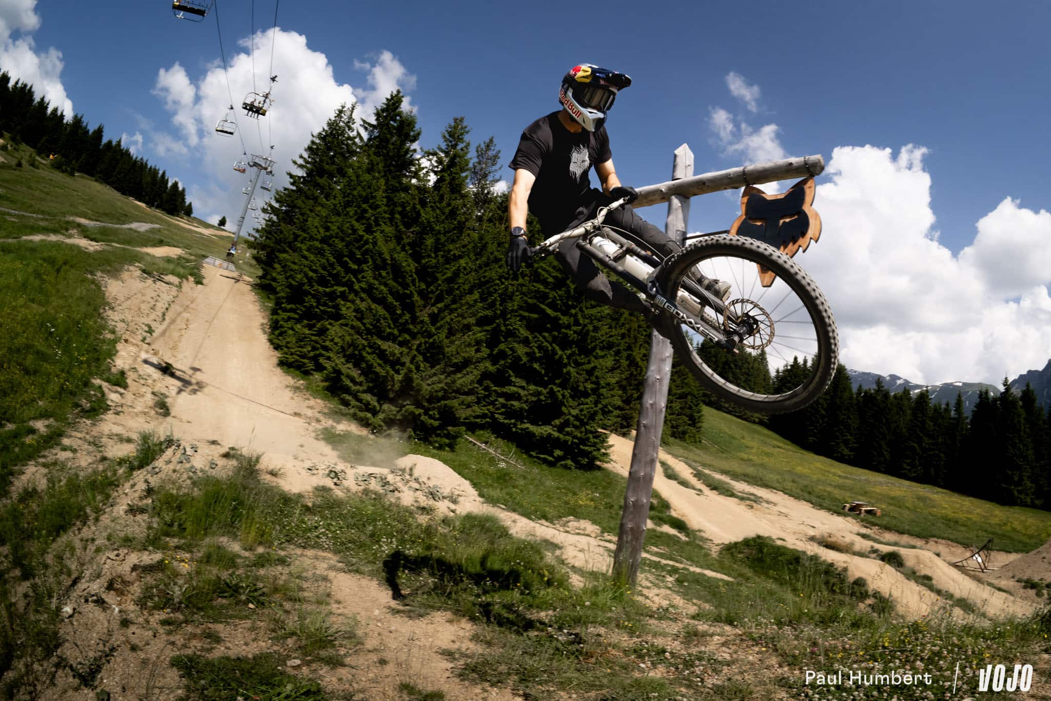 https://www.vojomag.com/app/uploads/2025/07/ride chalet fox atlas 2025 vojo paul humbert 71.jpg