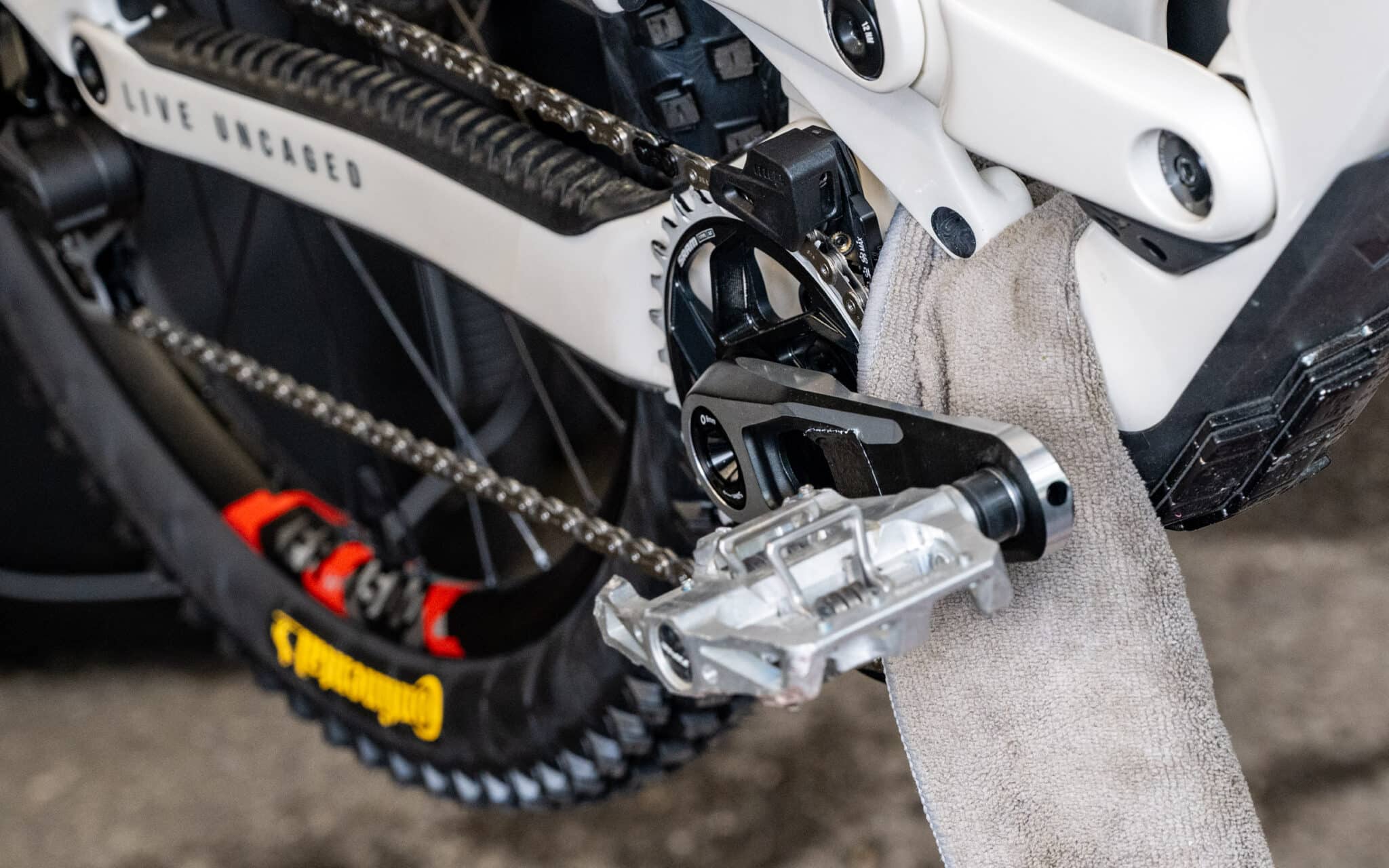 https://www.vojomag.com/app/uploads/2025/08/Coupe du monde VTT DH XC France Haute Savoie test avis Vojo nouveaute A.Protano 1 25 2048x1280.jpg