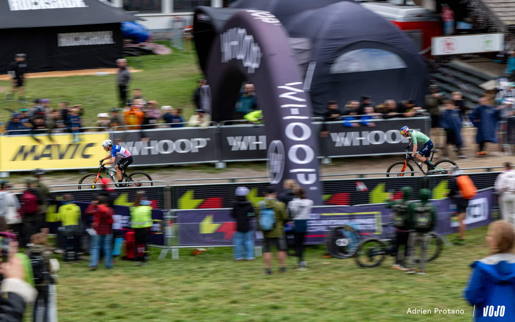 https://www.vojomag.com/app/uploads/2025/08/Coupe du monde VTT DH XC France Haute Savoie test avis Vojo nouveaute A.Protano 1 28 2 2048x1280.jpg