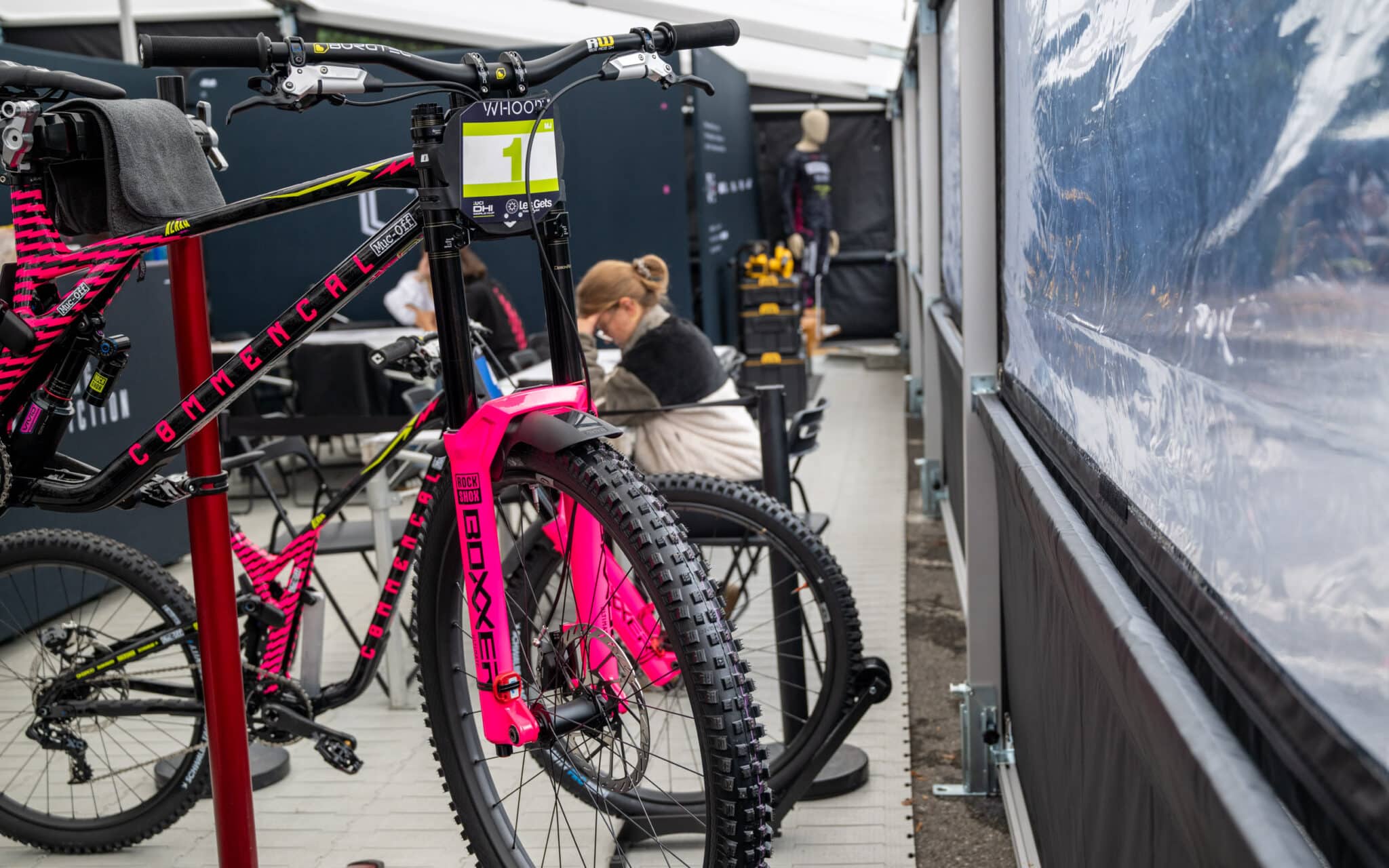 https://www.vojomag.com/app/uploads/2025/08/Coupe du monde VTT DH XC France Haute Savoie test avis Vojo nouveaute A.Protano 1 31 2048x1280.jpg