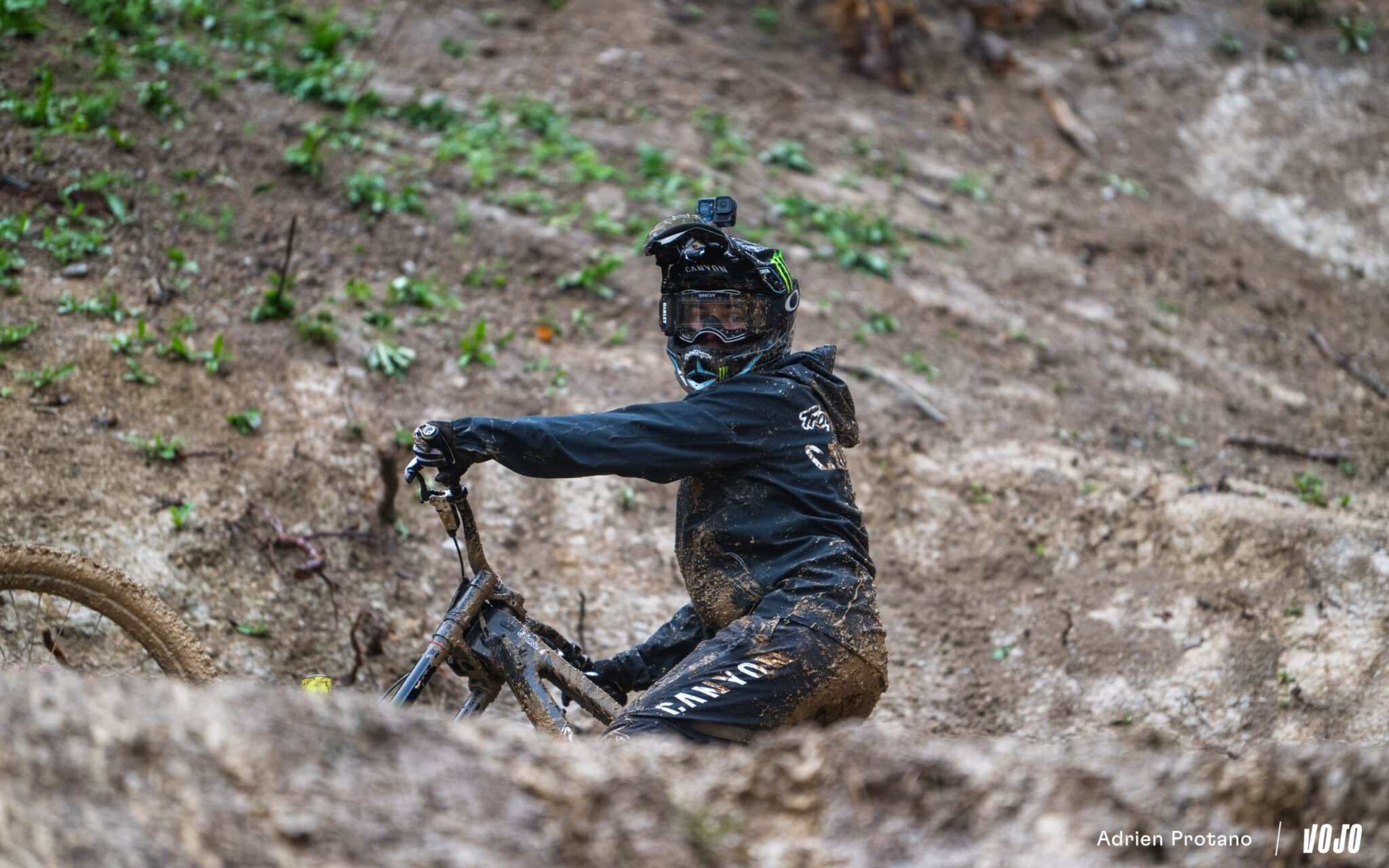 https://www.vojomag.com/app/uploads/2025/08/Coupe du monde VTT DH XC France Haute Savoie test avis Vojo nouveaute A.Protano 1 15 1 2048x1280.jpg