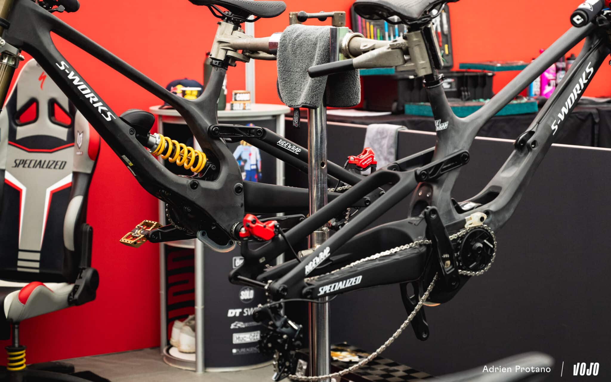 https://www.vojomag.com/app/uploads/2025/08/Coupe du monde VTT DH XC France Haute Savoie test avis Vojo nouveaute A.Protano 1 5 2048x1280.jpg