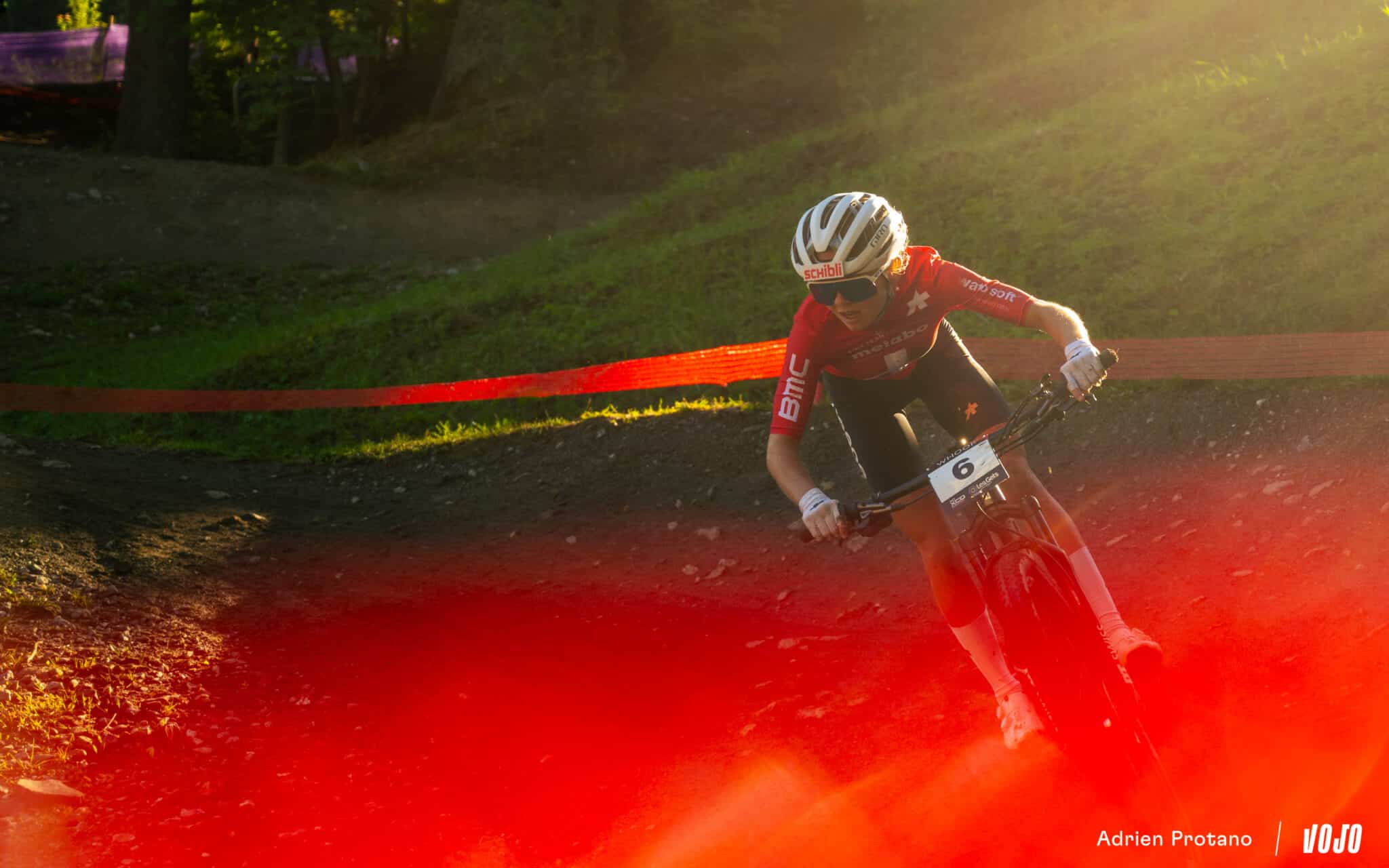 https://www.vojomag.com/app/uploads/2025/08/Coupe du monde VTT DH XC France Haute Savoie test avis Vojo nouveaute A.Protano 1 3 4 2048x1280.jpg