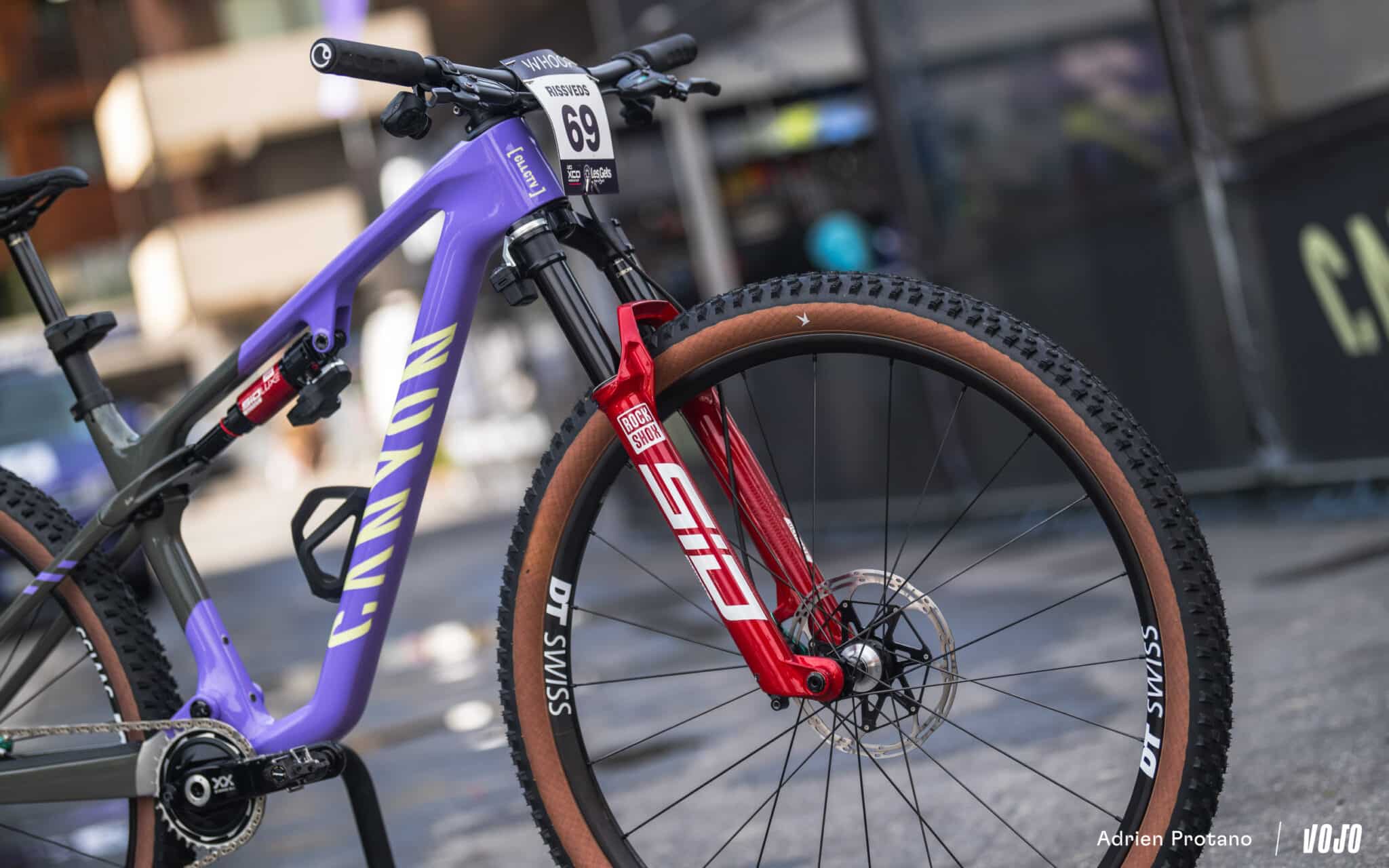 https://www.vojomag.com/app/uploads/2025/08/Coupe du monde VTT DH XC France Haute Savoie test avis Vojo nouveaute A.Protano 3 1 2048x1280.jpg