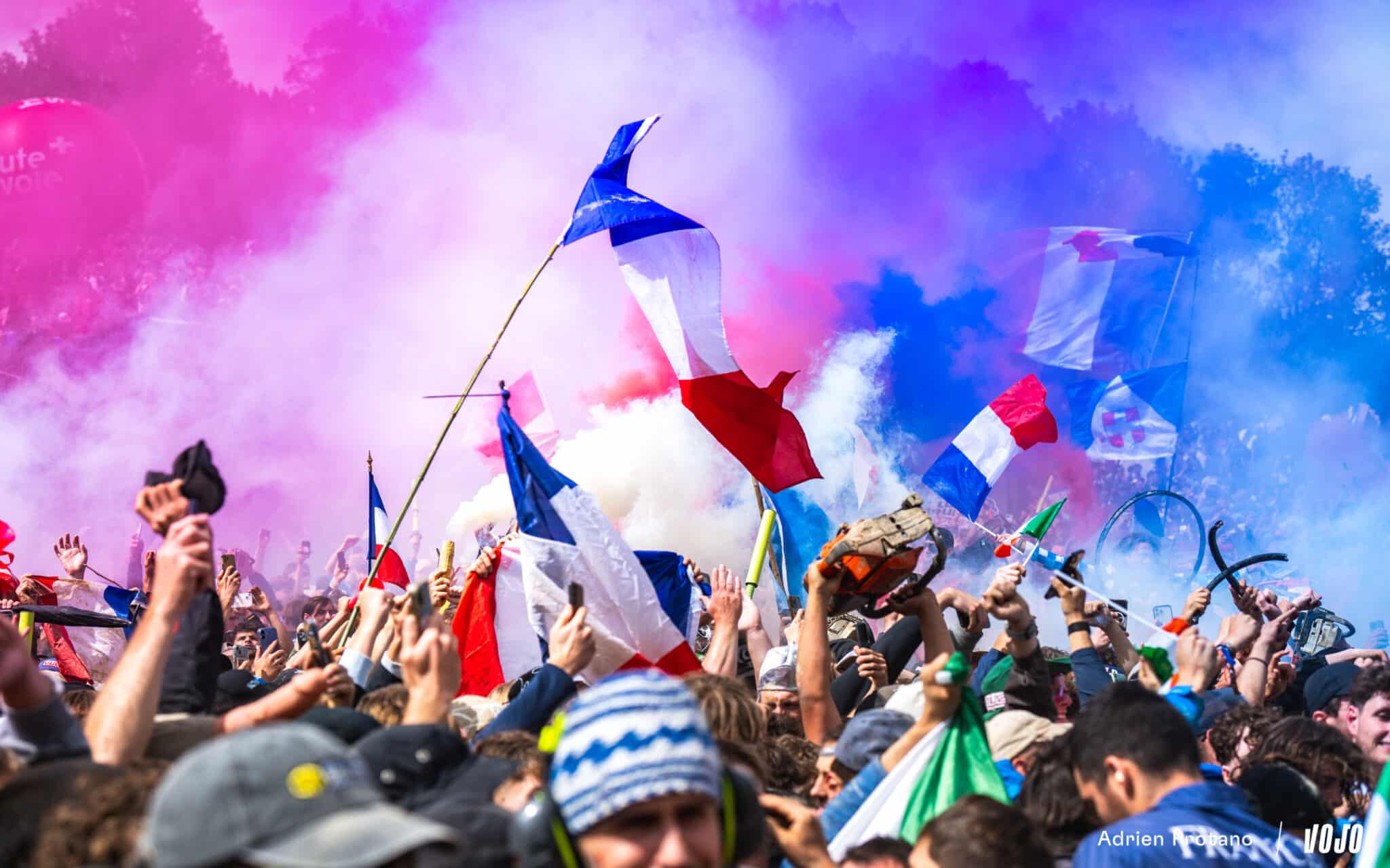 https://www.vojomag.com/app/uploads/2025/08/Coupe du monde VTT DH XC France Haute Savoie test avis Vojo nouveaute A.Protano 44 2048x1280.jpg