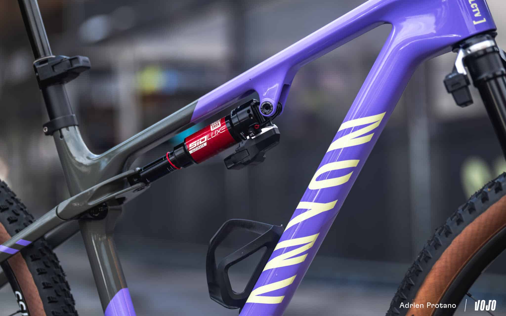 https://www.vojomag.com/app/uploads/2025/08/Coupe du monde VTT DH XC France Haute Savoie test avis Vojo nouveaute A.Protano 3 1 2048x1280.jpg