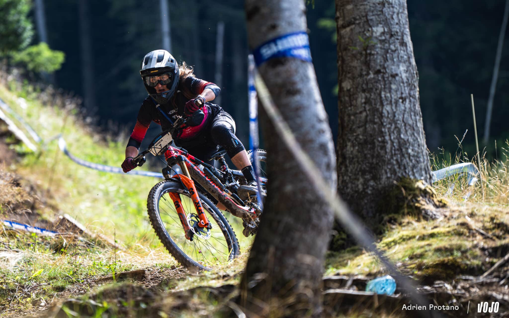 https://www.vojomag.com/app/uploads/2025/08/EDR Enduro Morillon Coupe du monde VTT Enduro France Haute Savoie test avis Vojo nouveaute A.Protano 1 55 2048x1280.jpg