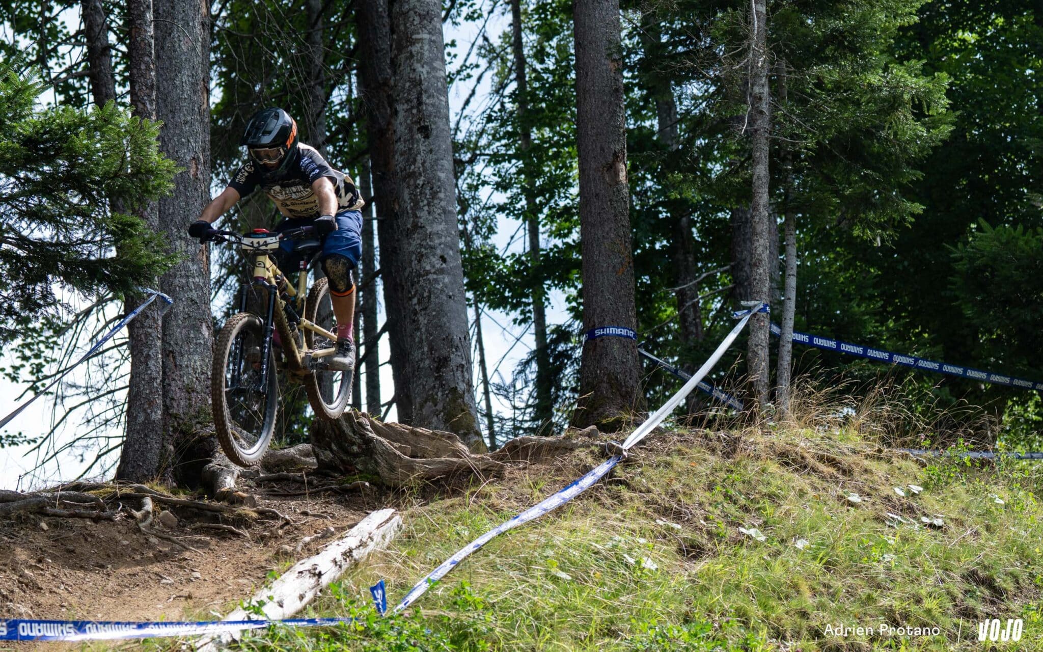 https://www.vojomag.com/app/uploads/2025/08/EDR Enduro Morillon Coupe du monde VTT Enduro France Haute Savoie test avis Vojo nouveaute A.Protano 1 55 2048x1280.jpg