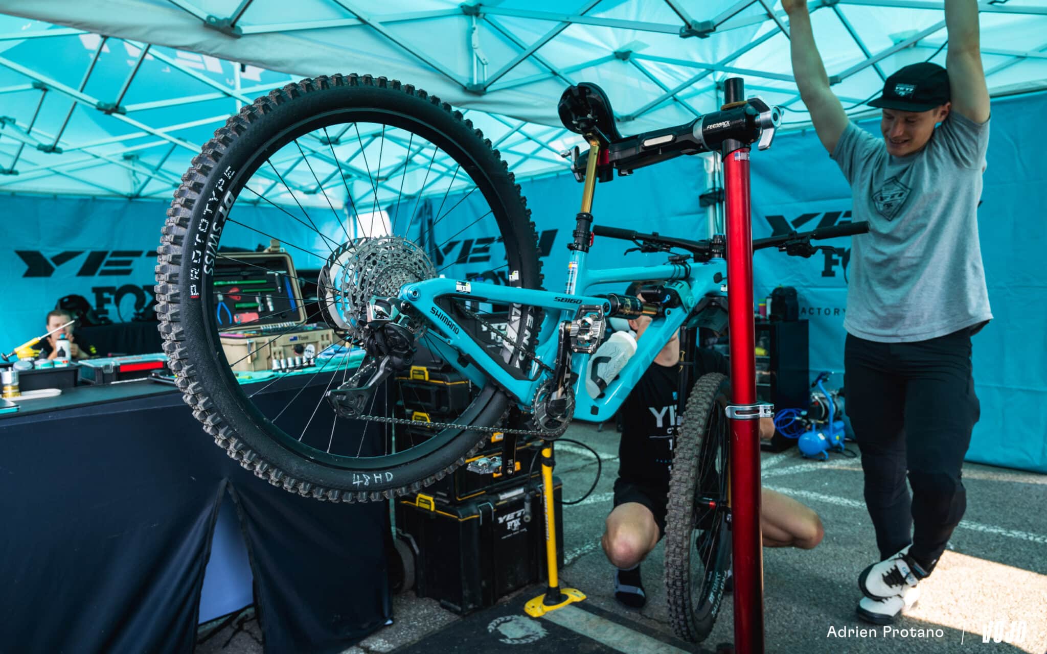 https://www.vojomag.com/app/uploads/2025/08/EDR Enduro Morillon Coupe du monde VTT Enduro France Haute Savoie test avis Vojo nouveaute A.Protano 1 67 2048x1280.jpg