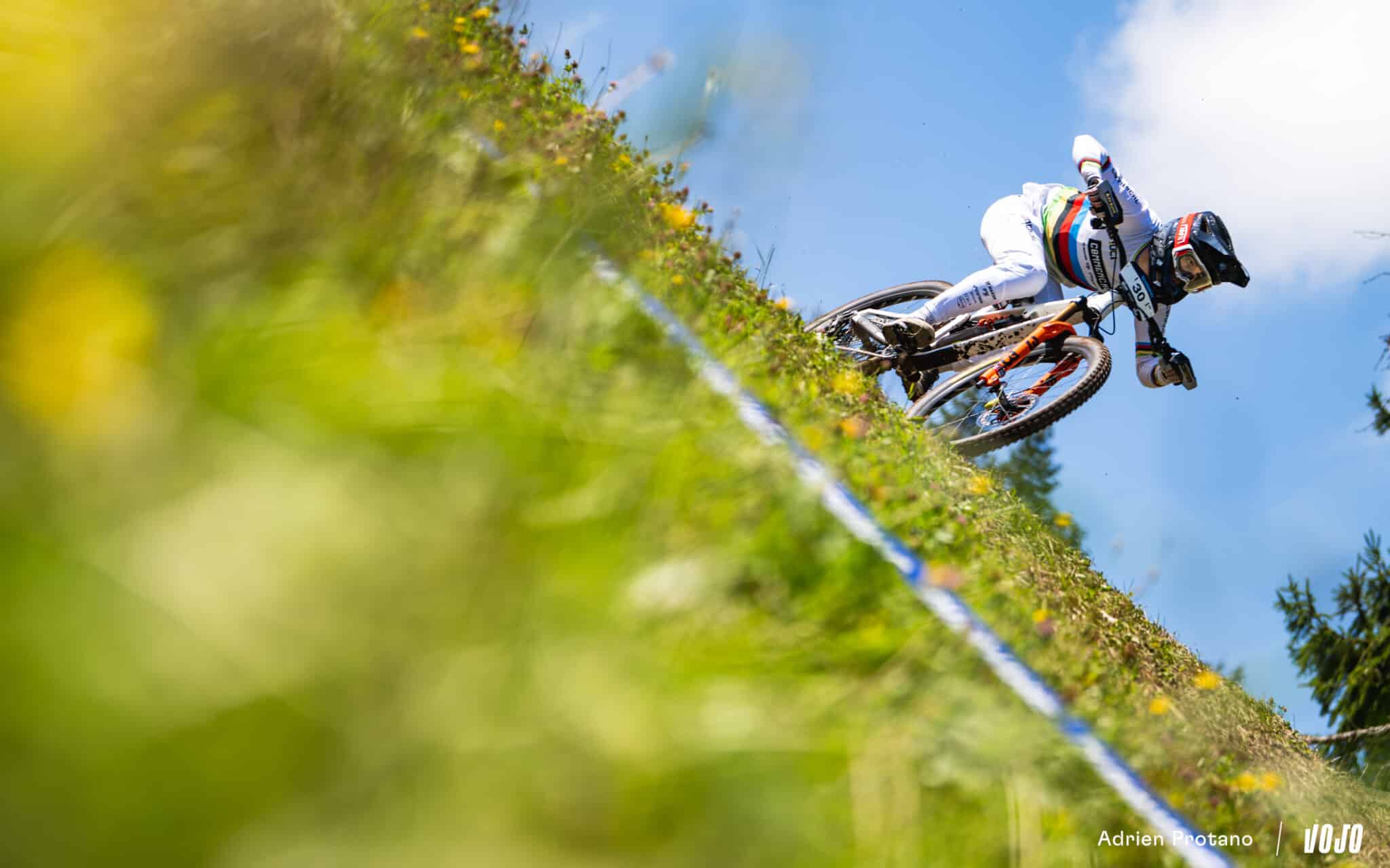 https://www.vojomag.com/app/uploads/2025/08/EDR Enduro Morillon Coupe du monde VTT Enduro France Haute Savoie test avis Vojo nouveaute A.Protano 1 6 2048x1280.jpg