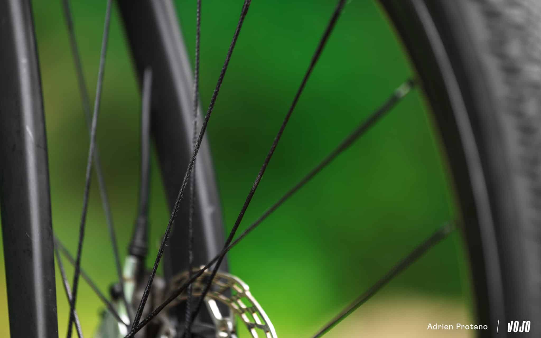 https://www.vojomag.com/app/uploads/2025/08/Leon Larage Gravel 2025 bikecheck test avis vojo VTTAE nouveaute A.Protano 13 2048x1280.jpg