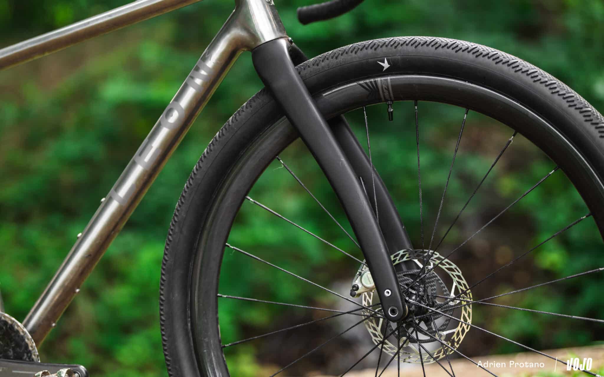 https://www.vojomag.com/app/uploads/2025/08/Leon Larage Gravel 2025 bikecheck test avis vojo VTTAE nouveaute A.Protano 36 2048x1280.jpg
