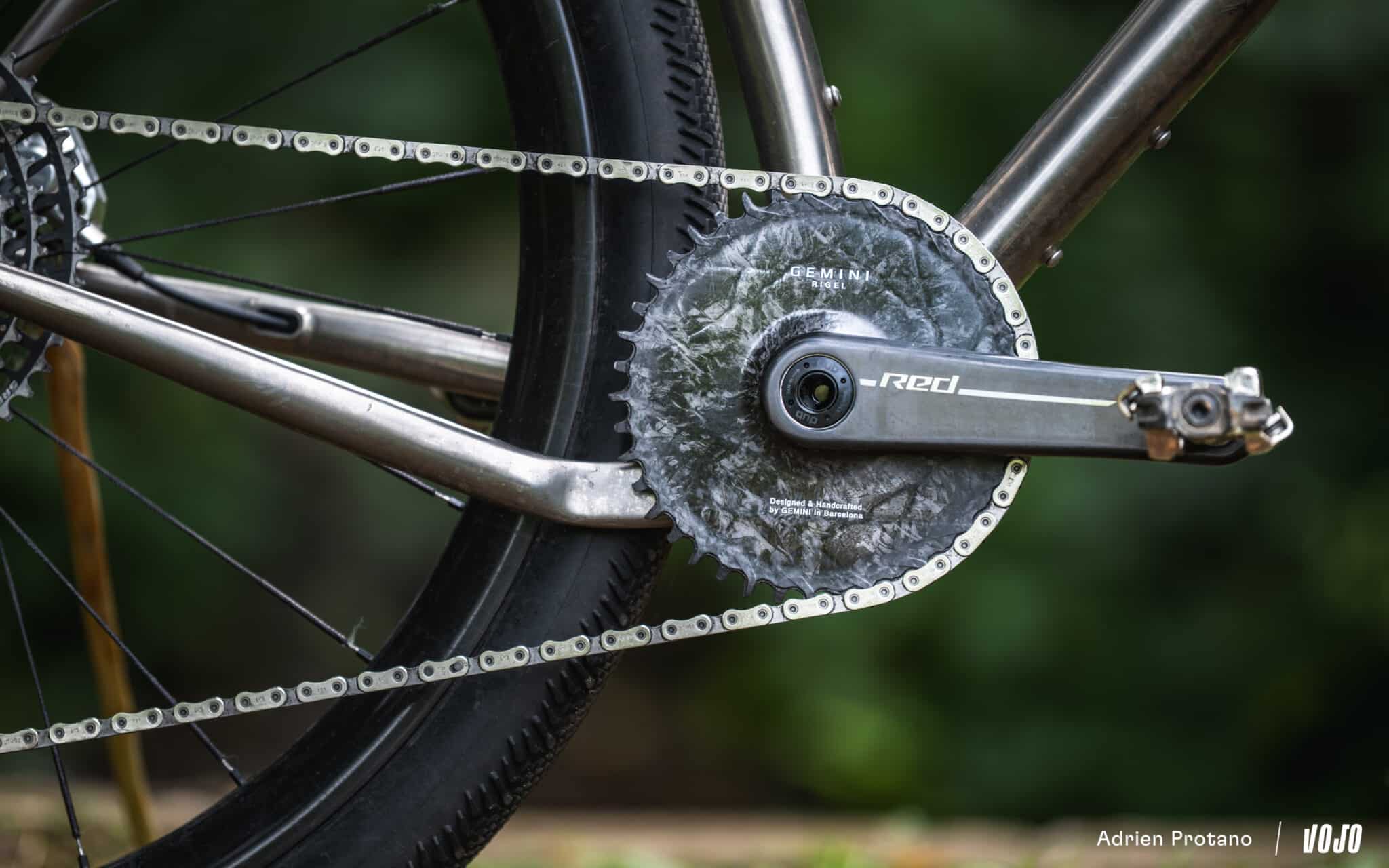 https://www.vojomag.com/app/uploads/2025/08/Leon Larage Gravel 2025 bikecheck test avis vojo VTTAE nouveaute A.Protano 8 2048x1280.jpg