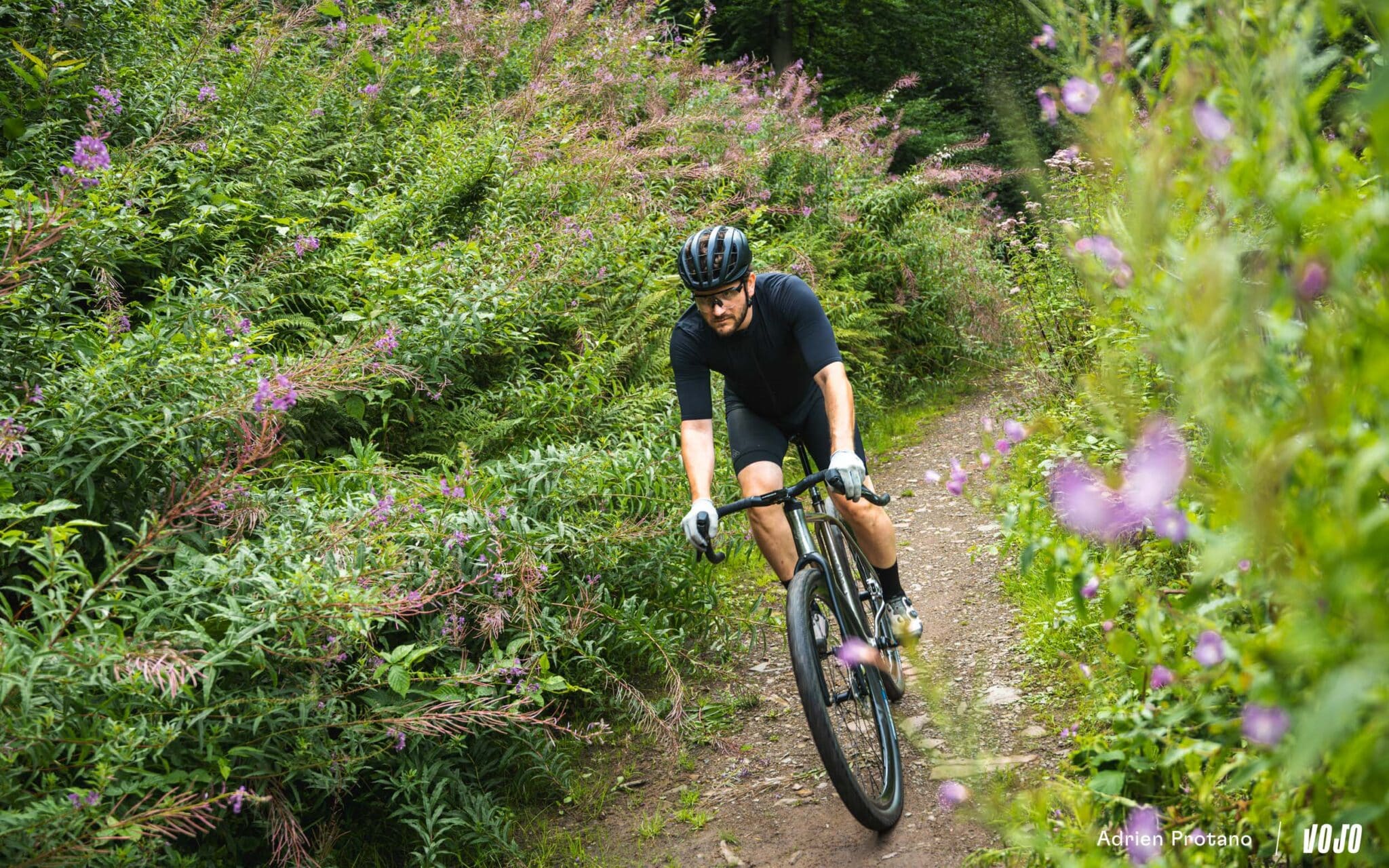 https://www.vojomag.com/app/uploads/2025/08/Leon Larage Gravel 2025 test avis vojo VTTAE nouveaute A.Protano 22 2048x1280.jpg