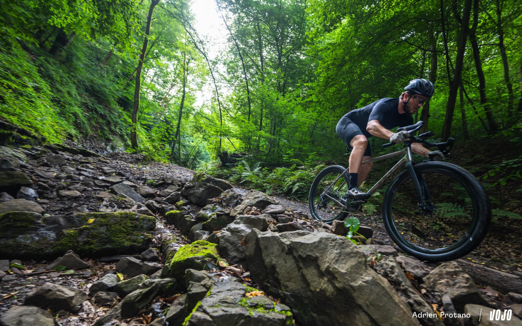 https://www.vojomag.com/app/uploads/2025/08/Leon Larage Gravel 2025 test avis vojo VTTAE nouveaute A.Protano 26 2048x1280.jpg
