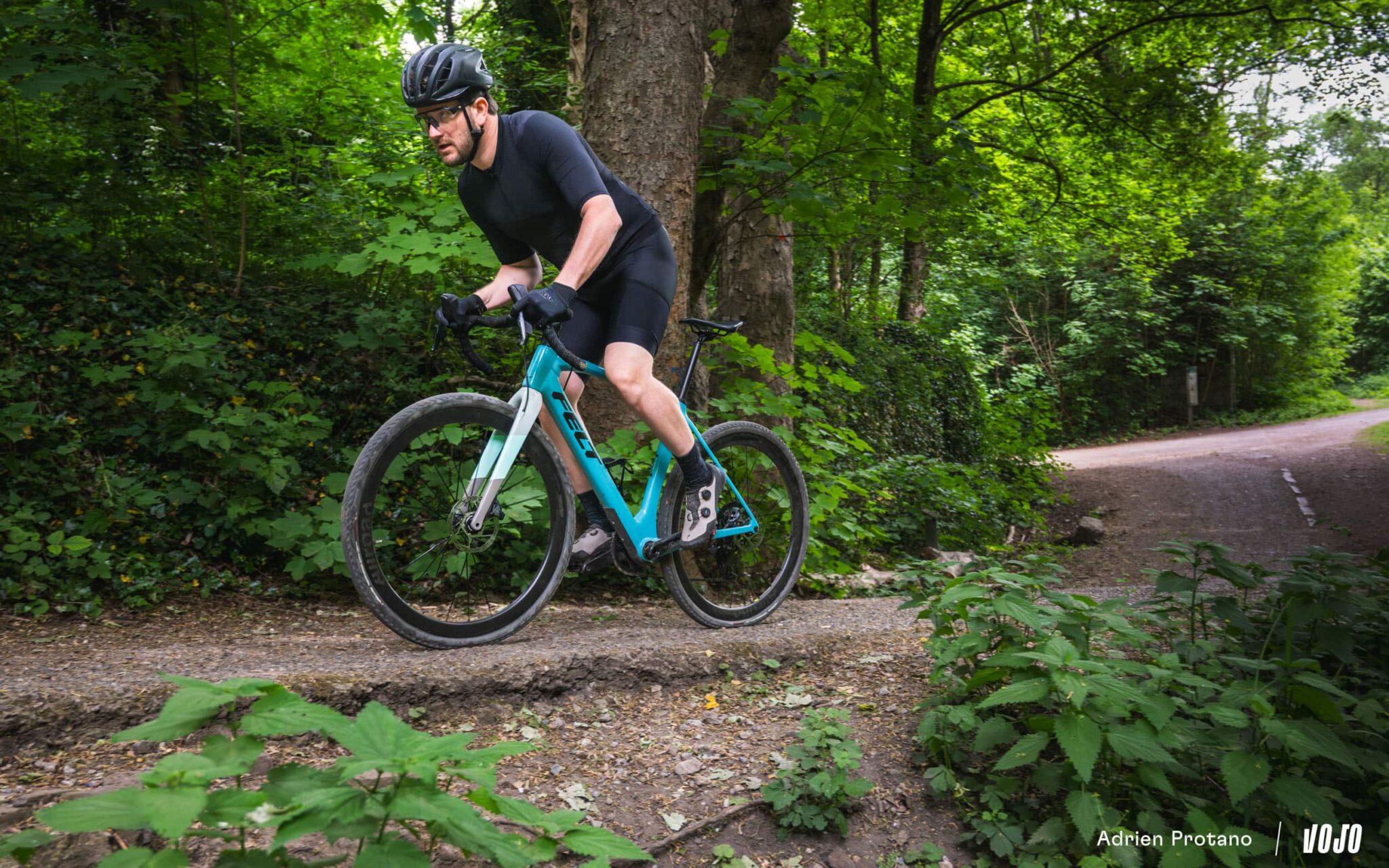 https://www.vojomag.com/app/uploads/2025/08/Mavic AllRoad SL Carbon roues gravel Avis Test comparaison Vojo A.Protano 8 2048x1280.jpg
