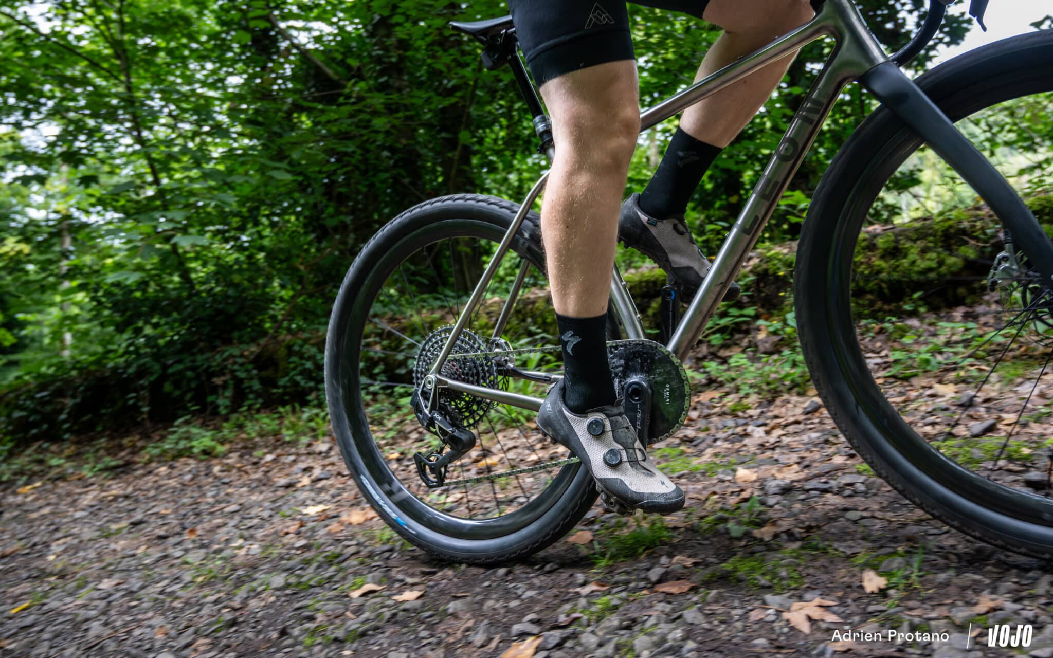https://www.vojomag.com/app/uploads/2025/08/Specialized Recon 2025 bikecheck test avis vojo VTTAE nouveaute A.Protano 1 5 2048x1280.jpg
