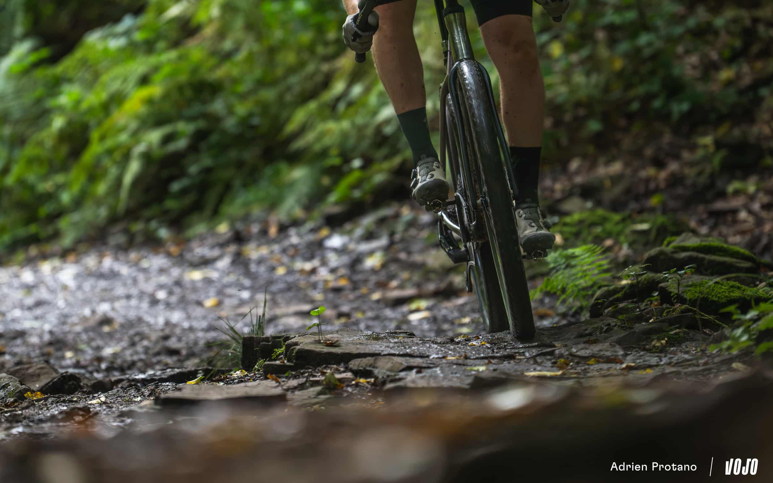 https://www.vojomag.com/app/uploads/2025/08/Specialized Recon 2025 bikecheck test avis vojo VTTAE nouveaute A.Protano 1.jpg