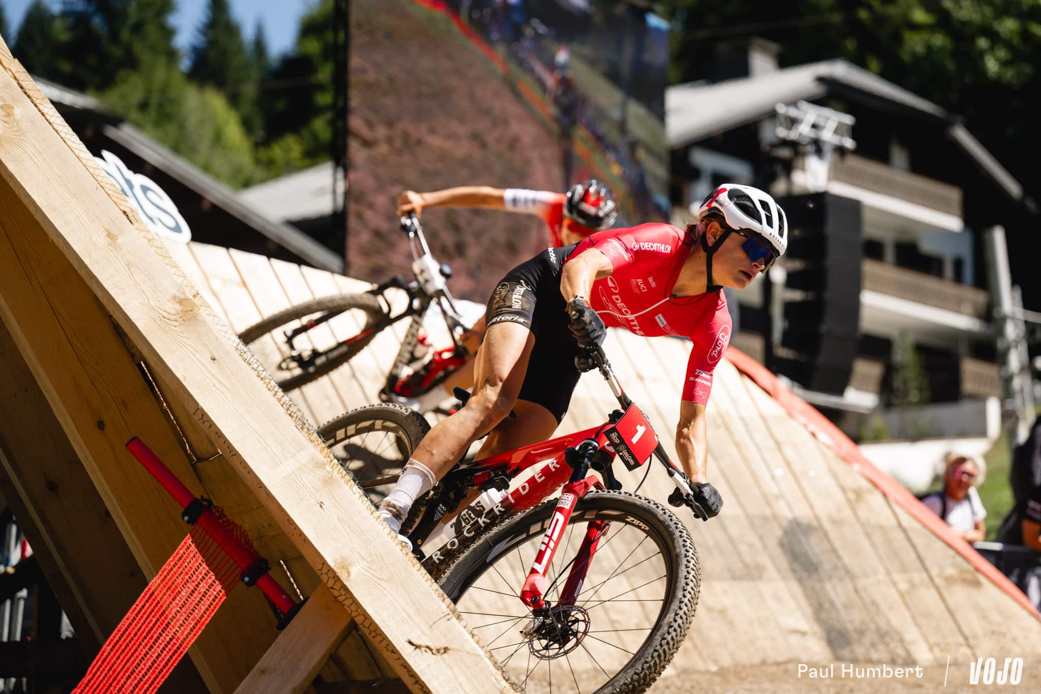 https://www.vojomag.com/app/uploads/2025/08/femmes xco coupe monde les gets vtt 2025 vojo paul humbert 14.jpg