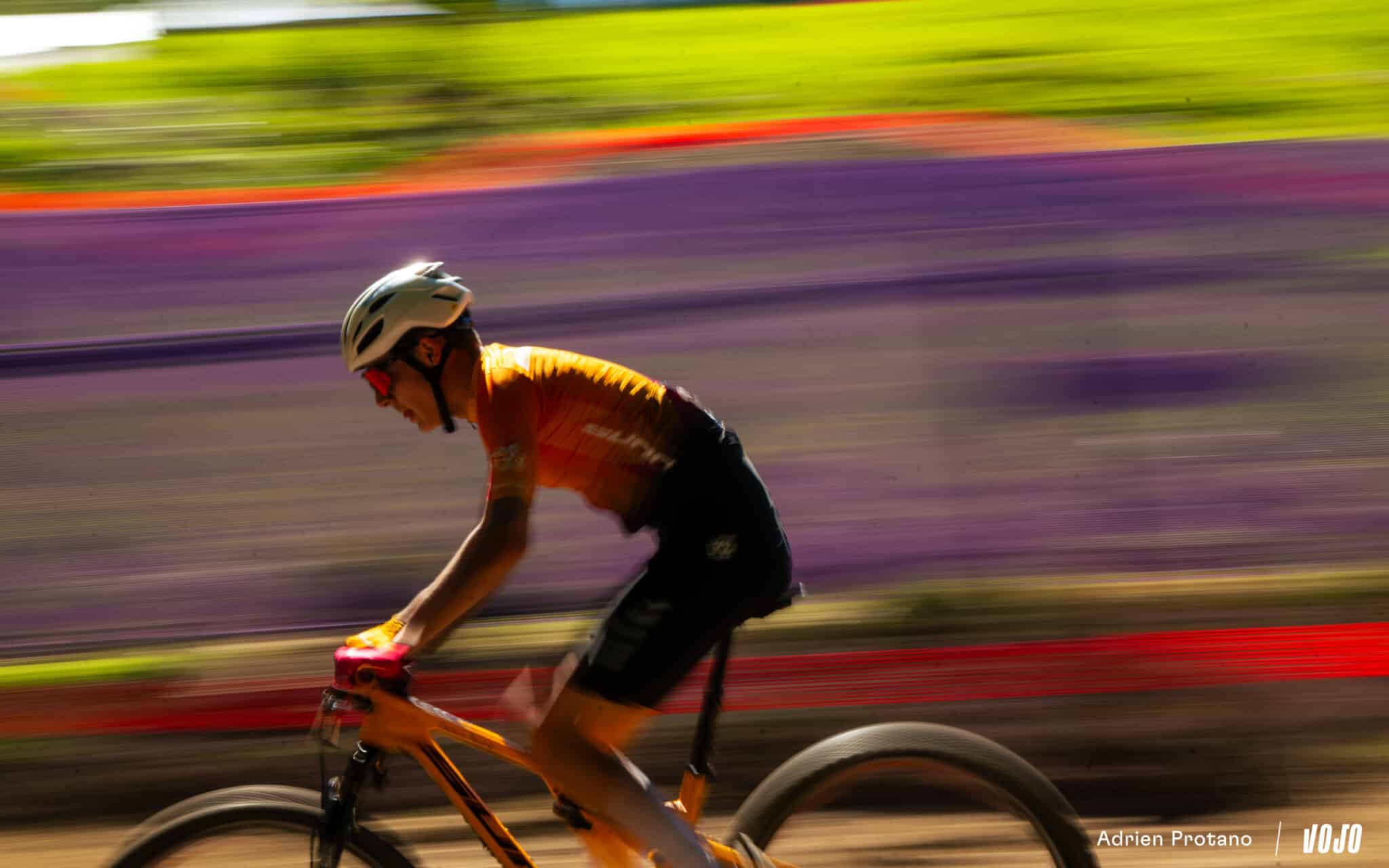 https://www.vojomag.com/app/uploads/2025/09/Coupe du monde VTT DH XC France Haute Savoie test avis Vojo nouveaute A.Protano 1 26 2048x1280.jpg