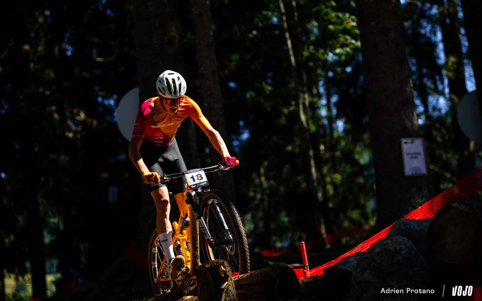 https://www.vojomag.com/app/uploads/2025/09/Coupe du monde VTT DH XC France Haute Savoie test avis Vojo nouveaute A.Protano 1 26 2048x1280.jpg