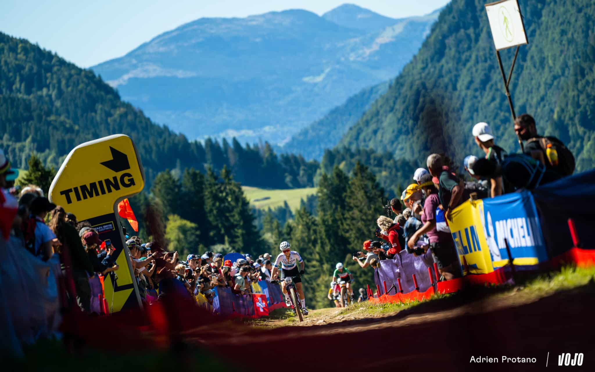 https://www.vojomag.com/app/uploads/2025/09/Coupe du monde VTT DH XC France Haute Savoie test avis Vojo nouveaute A.Protano 1 32 1 2048x1280.jpg