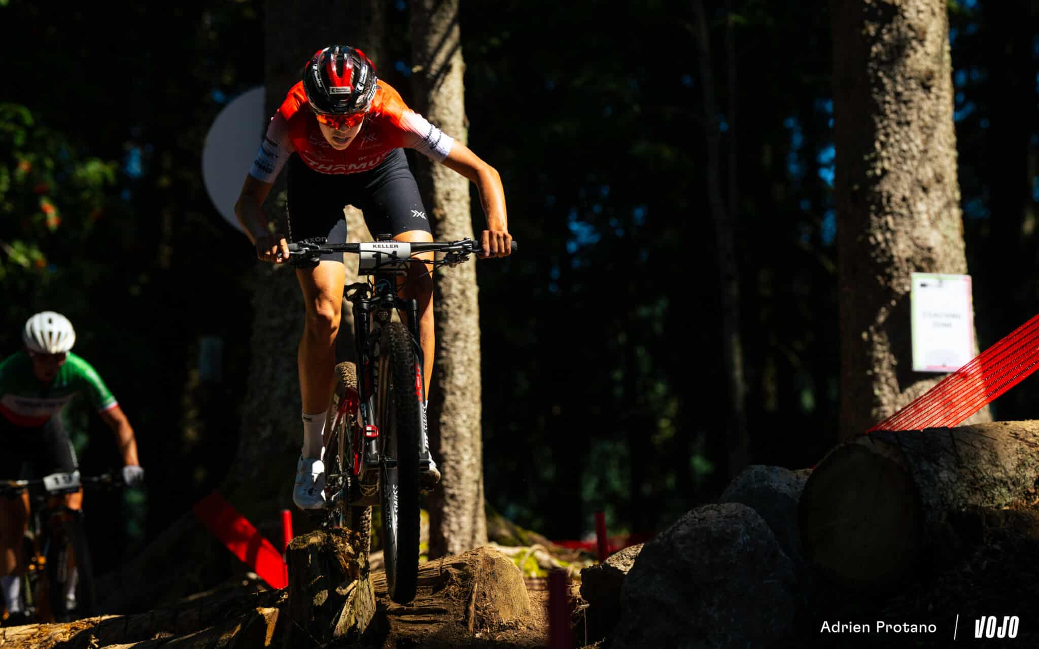 https://www.vojomag.com/app/uploads/2025/09/Coupe du monde VTT DH XC France Haute Savoie test avis Vojo nouveaute A.Protano 1 44 2048x1280.jpg