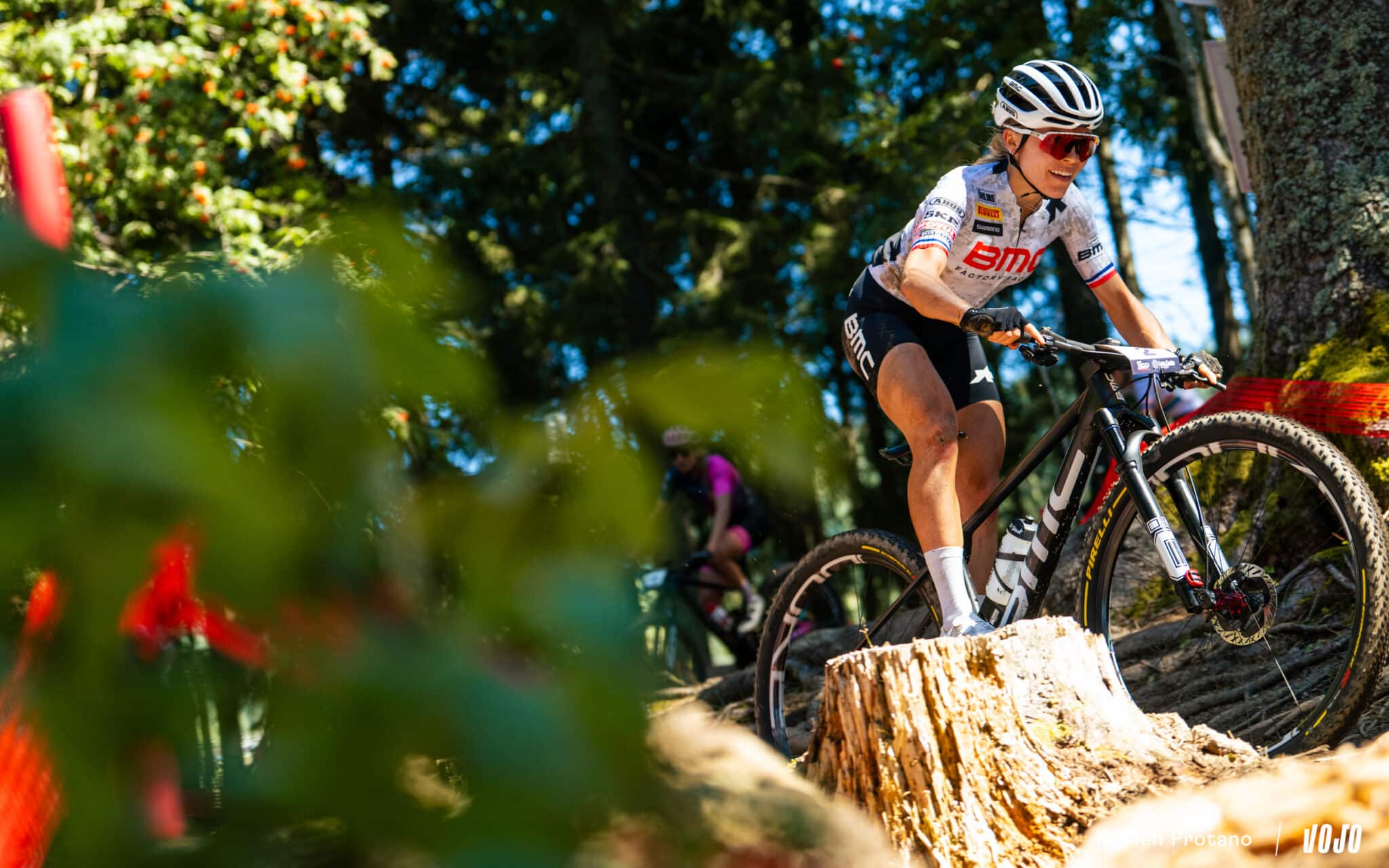 https://www.vojomag.com/app/uploads/2025/09/Coupe du monde VTT DH XC France Haute Savoie test avis Vojo nouveaute A.Protano 1 48 2048x1280.jpg