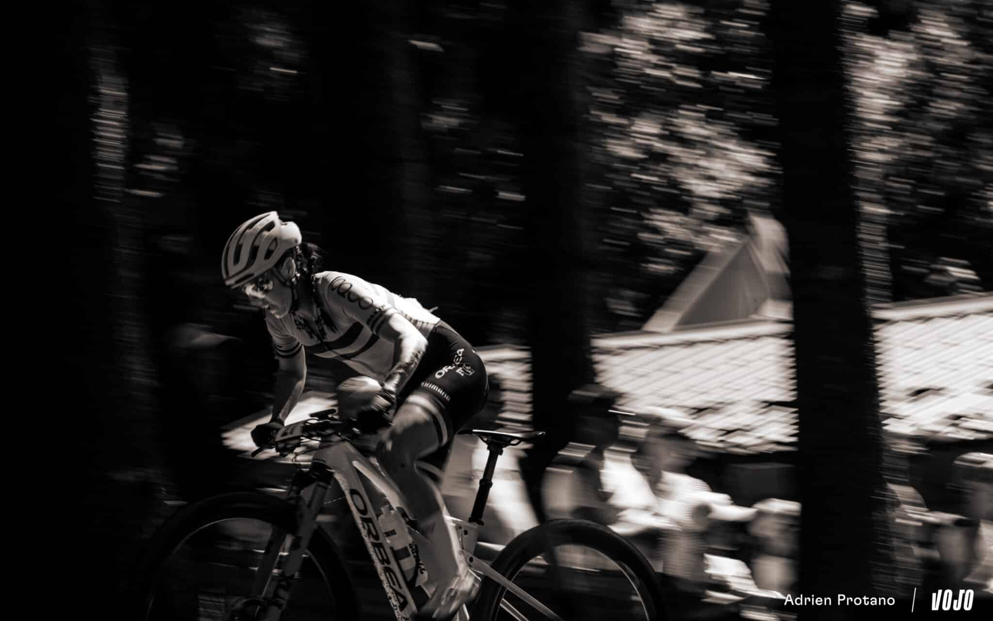 https://www.vojomag.com/app/uploads/2025/09/Coupe du monde VTT DH XC France Haute Savoie test avis Vojo nouveaute A.Protano 1 38 2048x1280.jpg