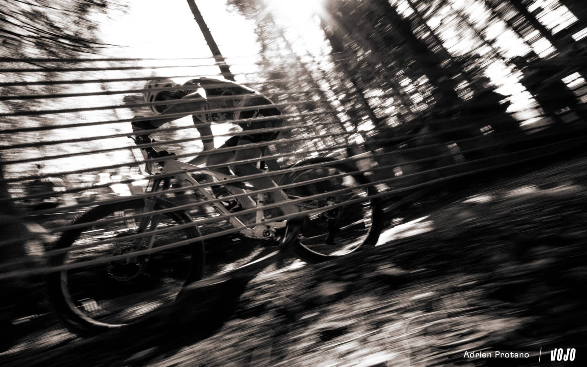 https://www.vojomag.com/app/uploads/2025/09/Coupe du monde VTT DH XC France Haute Savoie test avis Vojo nouveaute A.Protano 1 54 2048x1365.jpg