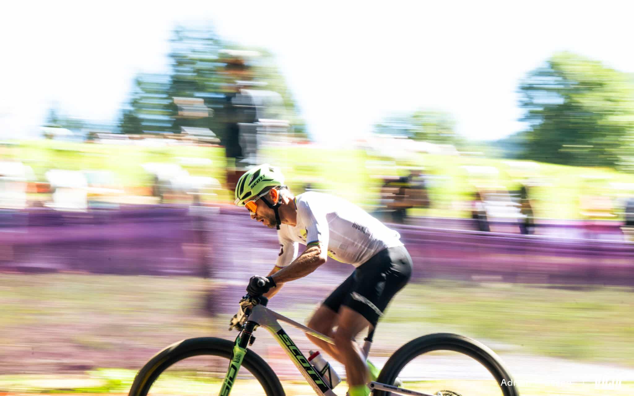 https://www.vojomag.com/app/uploads/2025/09/Coupe du monde VTT DH XC France Haute Savoie test avis Vojo nouveaute A.Protano 1 72 2048x1280.jpg