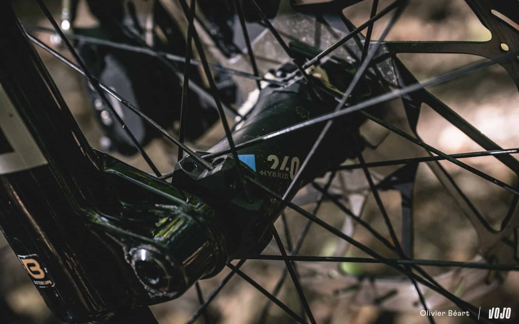 https://www.vojomag.com/app/uploads/2025/09/Lapierre Overvolt AM 10 8 Bosch test essai avis ebike - Copyright Olivier Beart Vojo Magazine 2 2048x1280.jpg