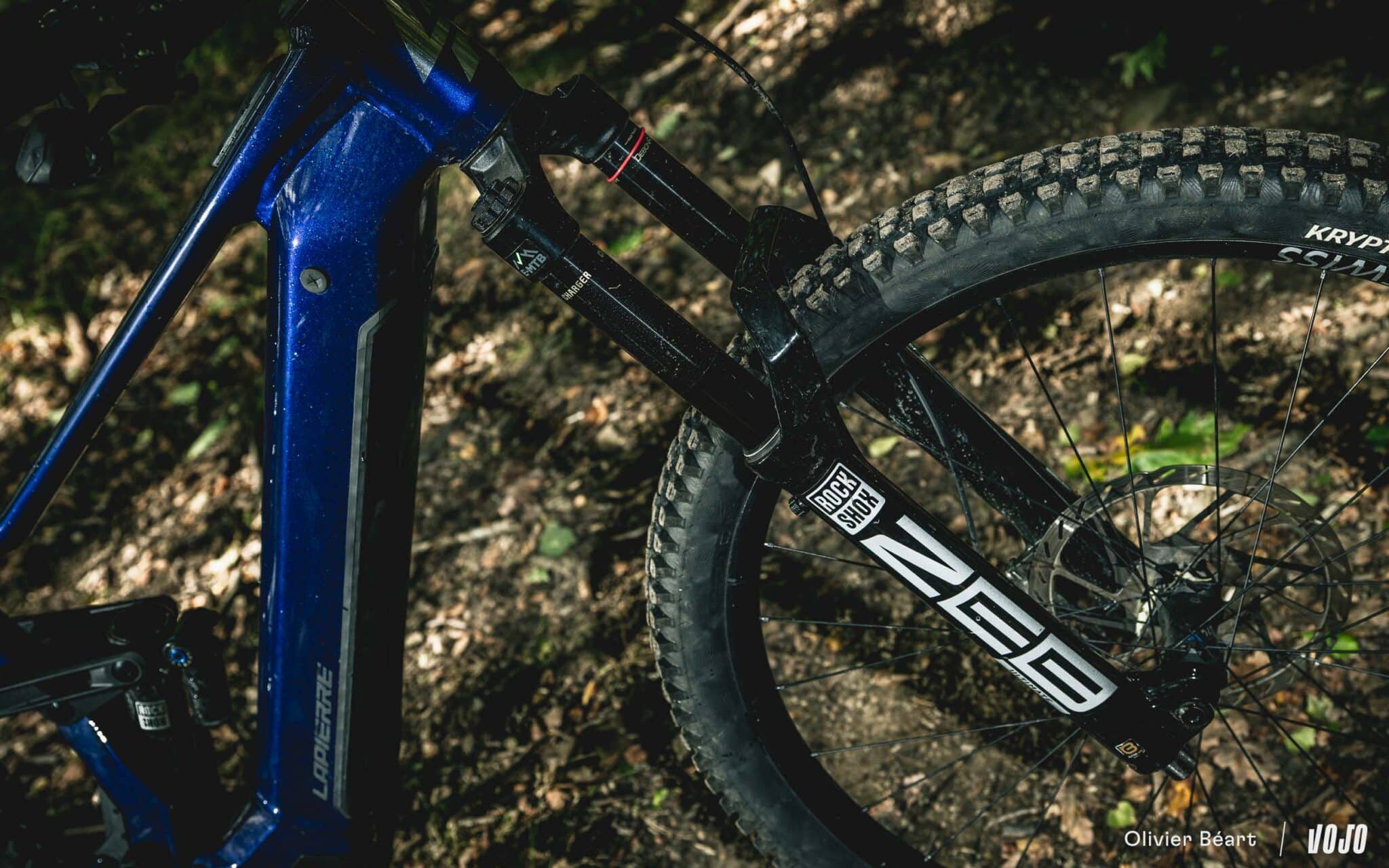 https://www.vojomag.com/app/uploads/2025/09/Lapierre Overvolt AM 10 8 Bosch test essai avis ebike - Copyright Olivier Beart Vojo Magazine 9 2048x1280.jpg