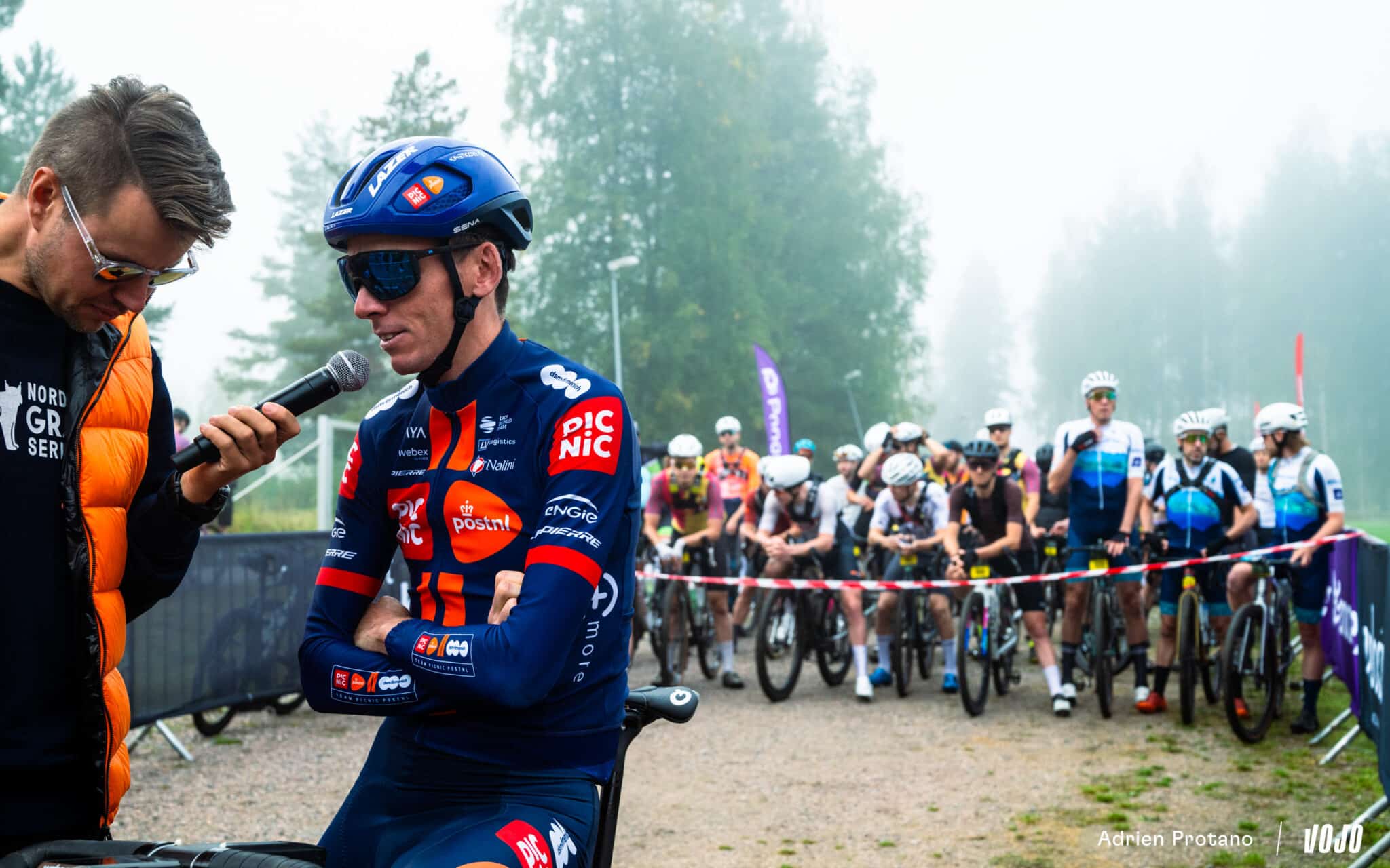 https://www.vojomag.com/app/uploads/2025/09/Nordic Gravel Series Lathi Falling Leaves Gravel test avis comparaison Vojo nouveaute La Cluzaz A.Protano 1 40 2048x1280.jpg
