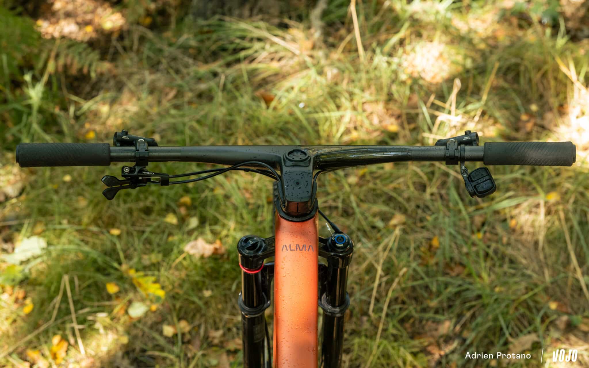 https://www.vojomag.com/app/uploads/2025/09/Orbea Alma 2025 test avis Vojo nouveaute A.Protano 38 2048x1280.jpg