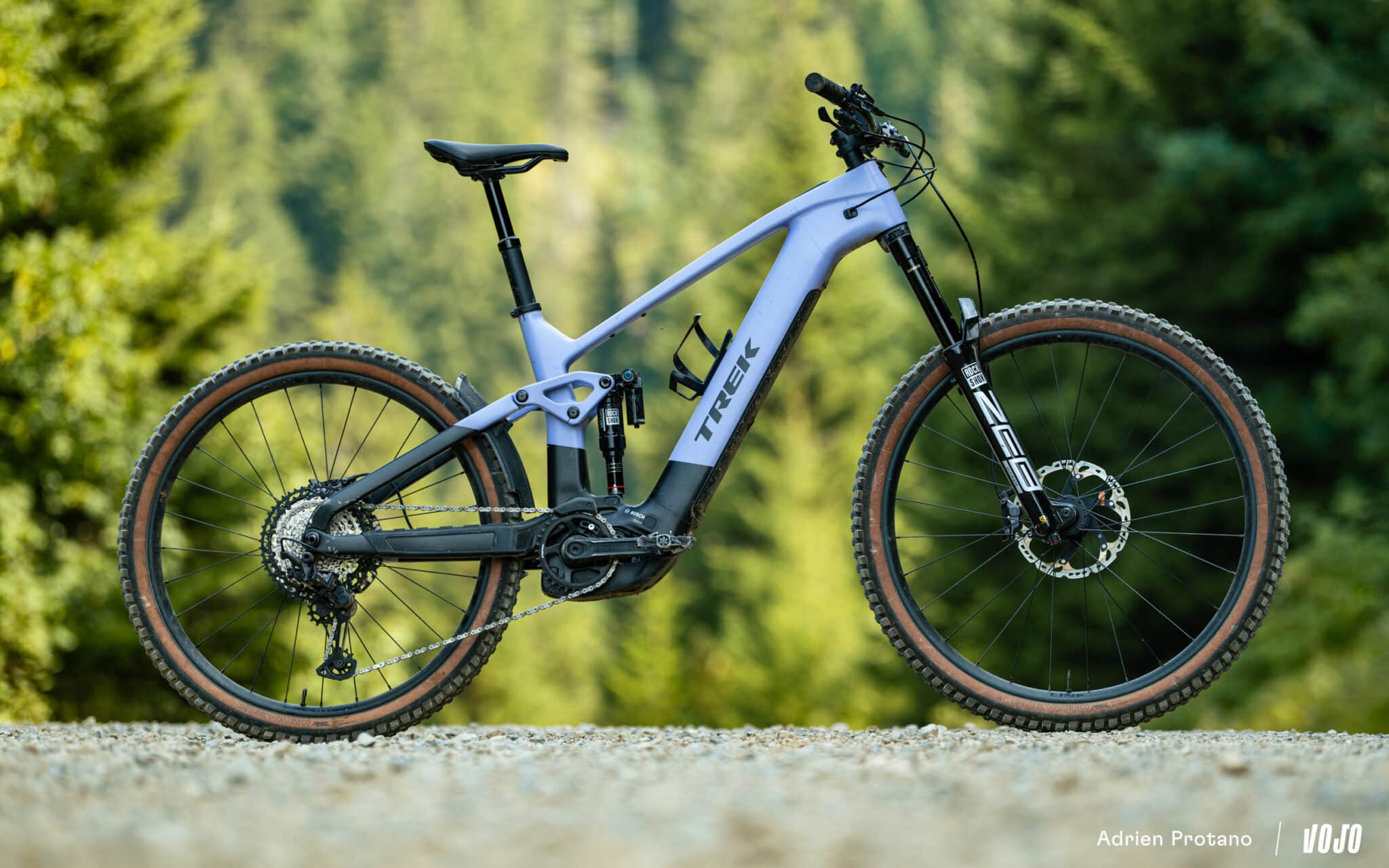 https://www.vojomag.com/app/uploads/2025/09/Trek Rail 2025 E bike VTTAE All mountain Enduro test avis comparaison Vojo nouveaute La Cluzaz A.Protano 1 2048x1280.jpg