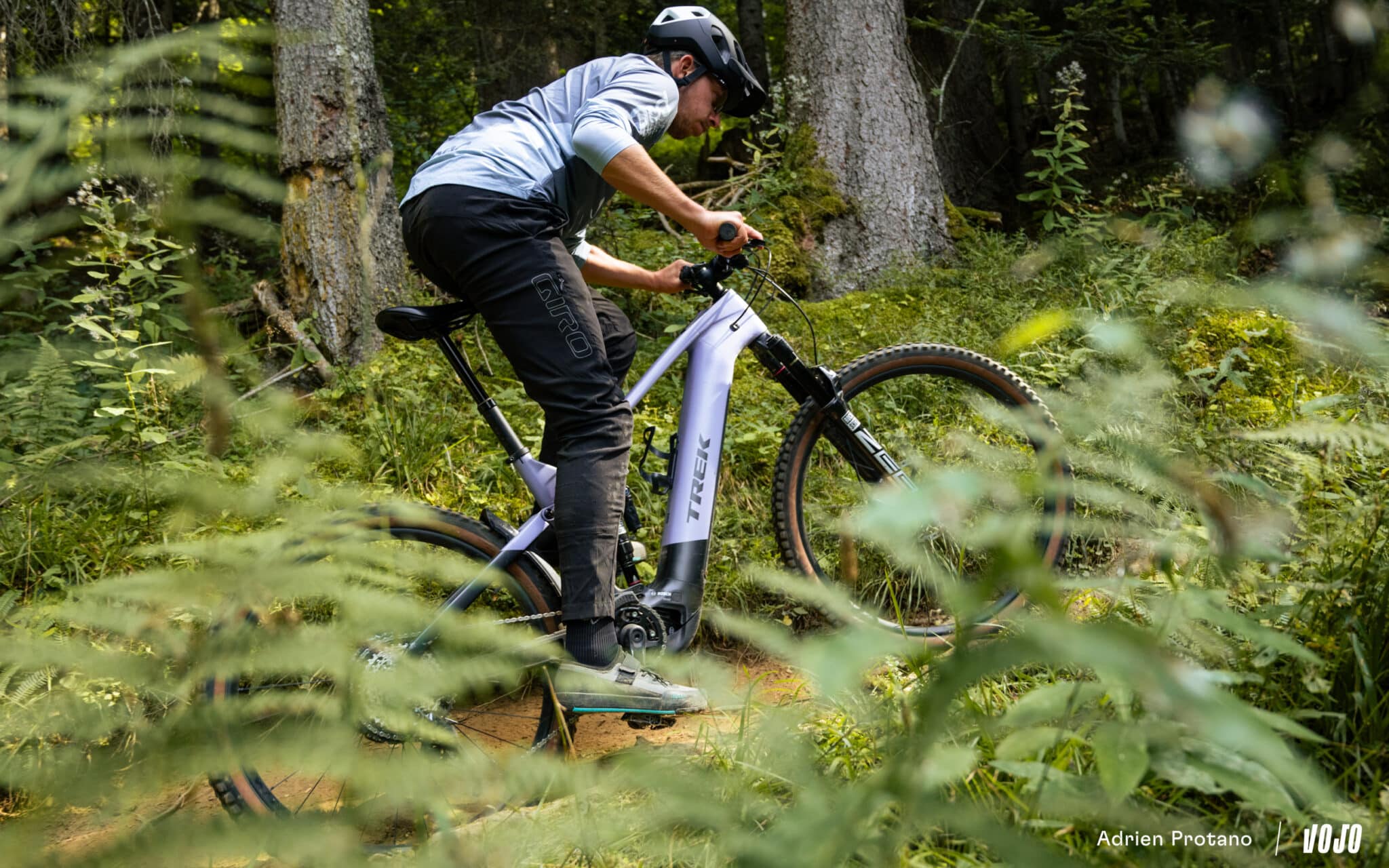 https://www.vojomag.com/app/uploads/2025/09/Trek Rail 2025 E bike VTTAE All mountain Enduro test avis comparaison Vojo nouveaute La Cluzaz A.Protano 37.jpg