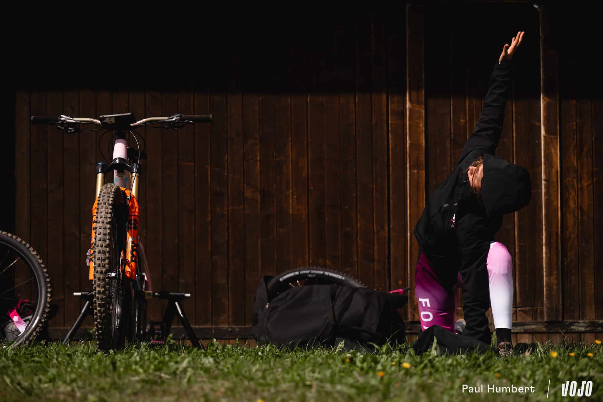 https://www.vojomag.com/app/uploads/2025/09/coach dh chris kilmurray les gets vtt 2025 vojo paul humbert 3.jpg