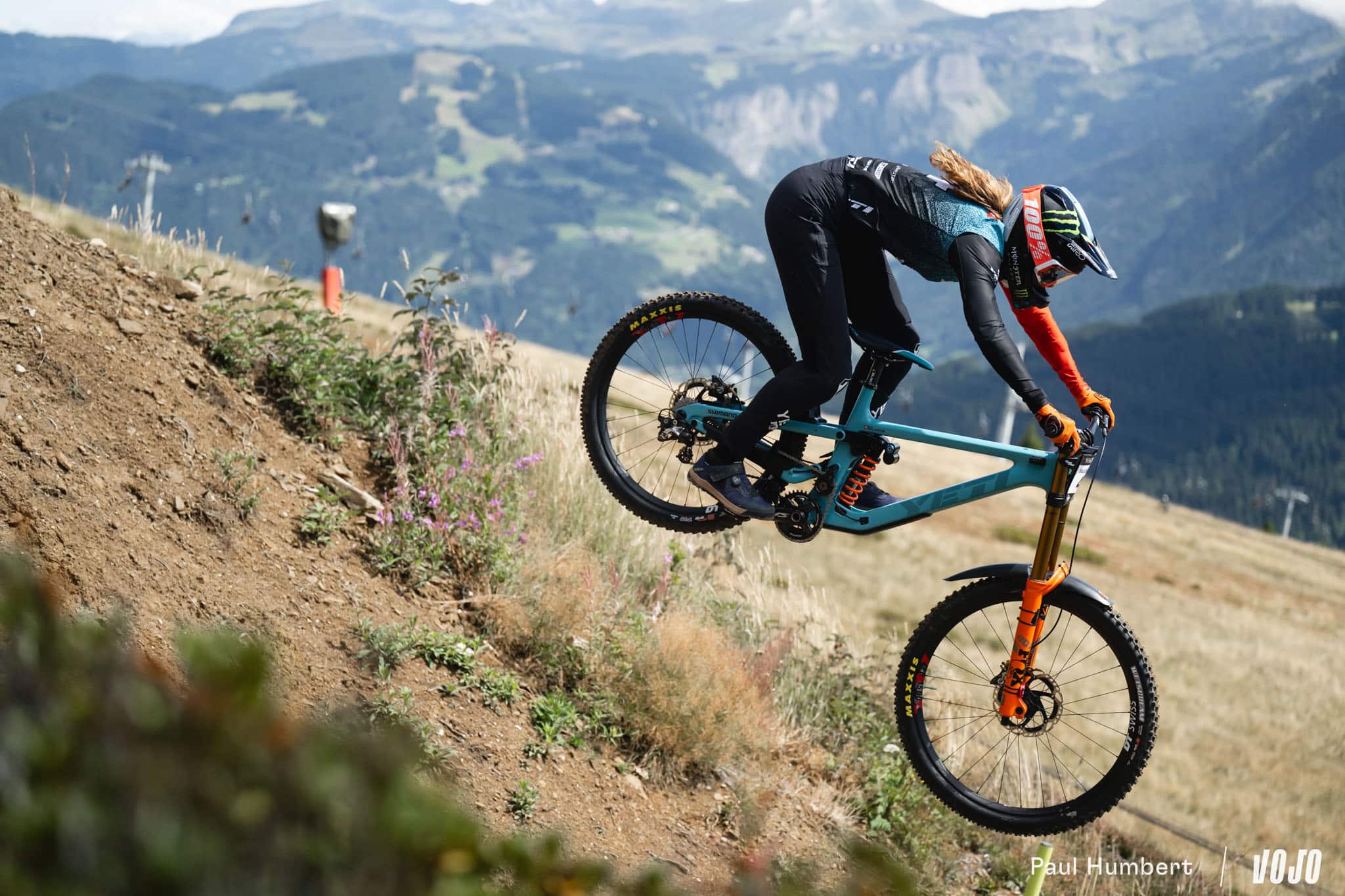 https://www.vojomag.com/app/uploads/2025/09/Coupe du monde VTT DH XC France Haute Savoie test avis Vojo nouveaute A.Protano 1 2048x1280.jpg