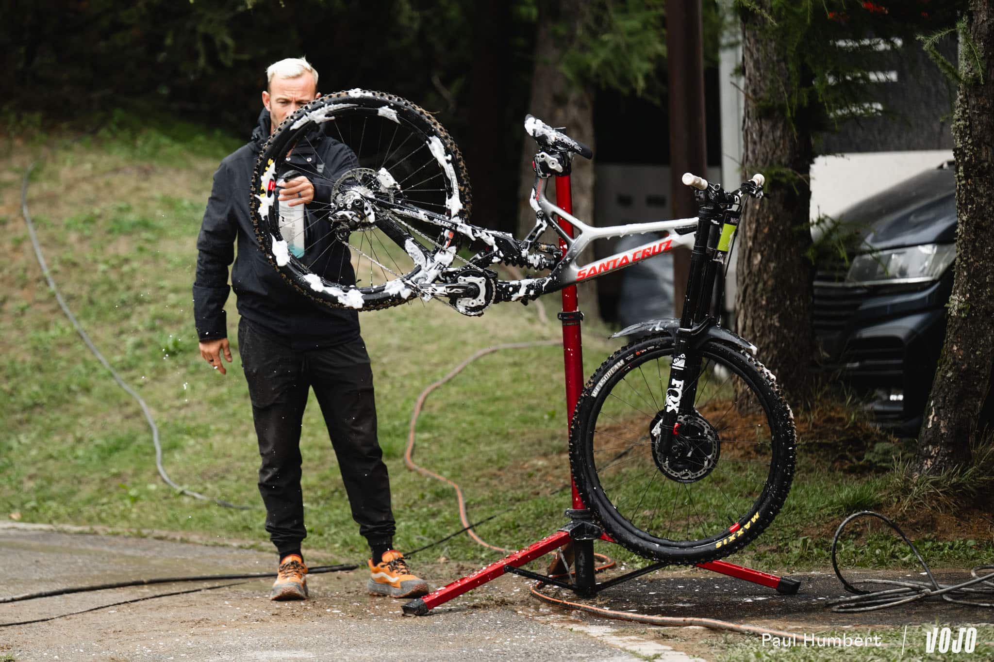 https://www.vojomag.com/app/uploads/2025/09/jackson goldstone V10 coupe monde les gets vtt 2025 vojo paul humbert.jpg