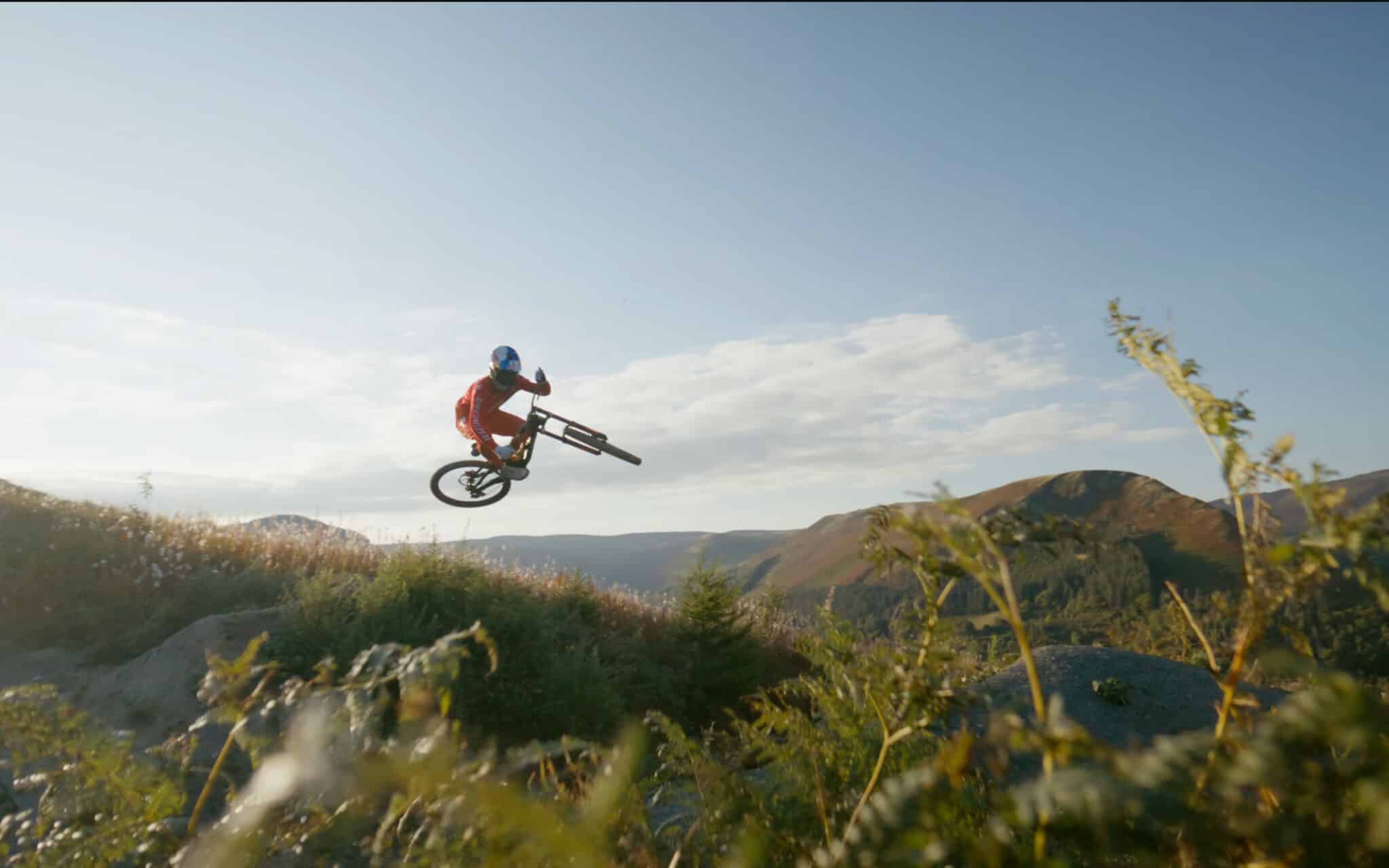 Vidéo | Finn Iles : Time Waits
