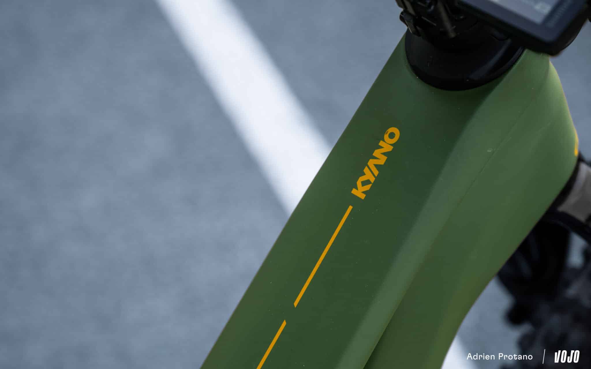 https://www.vojomag.com/app/uploads/2025/10/Cilo 2 VTT VTTAE test avis comparaison Vojo A.Protano 1 2 2048x1280.jpg