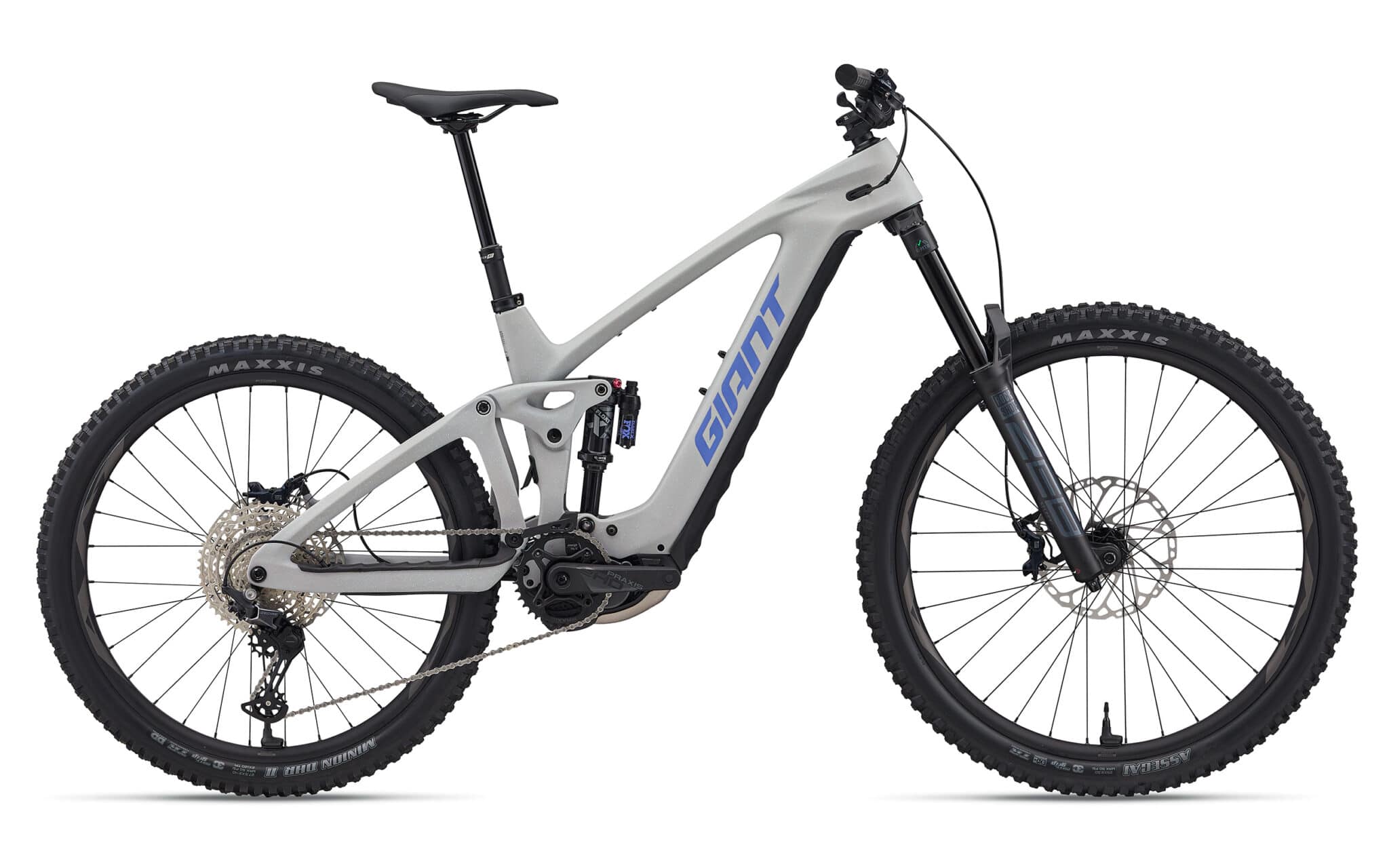 https://www.vojomag.com/app/uploads/2025/10/MY26 Reign Advanced E 2 Color A Moon Dust 2048x1280.jpg
