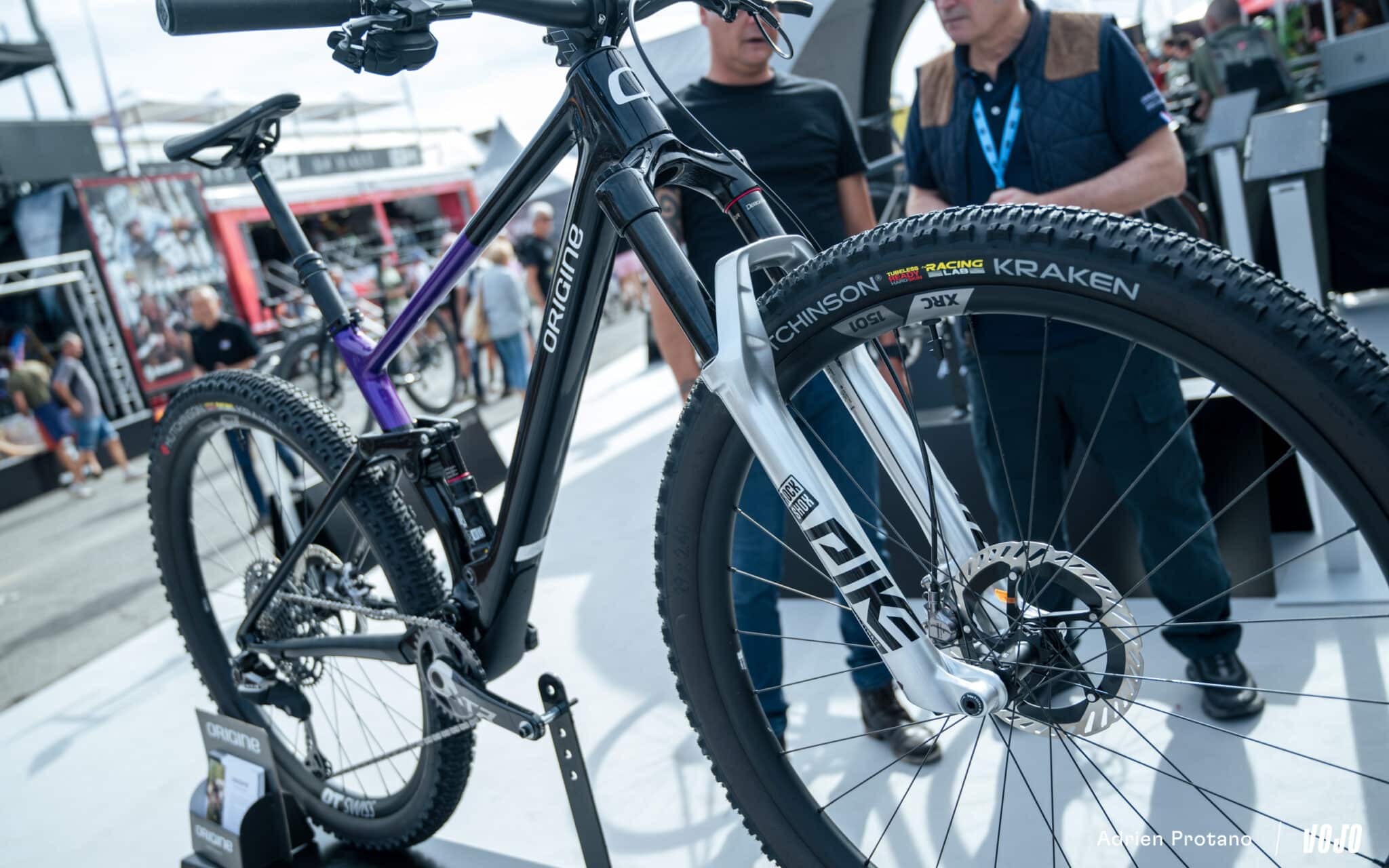 https://www.vojomag.com/app/uploads/2025/10/Roc dAzur 2025 gravel VTT salon test avis comparaison Vojo A.Protano 1 23 2048x1280.jpg