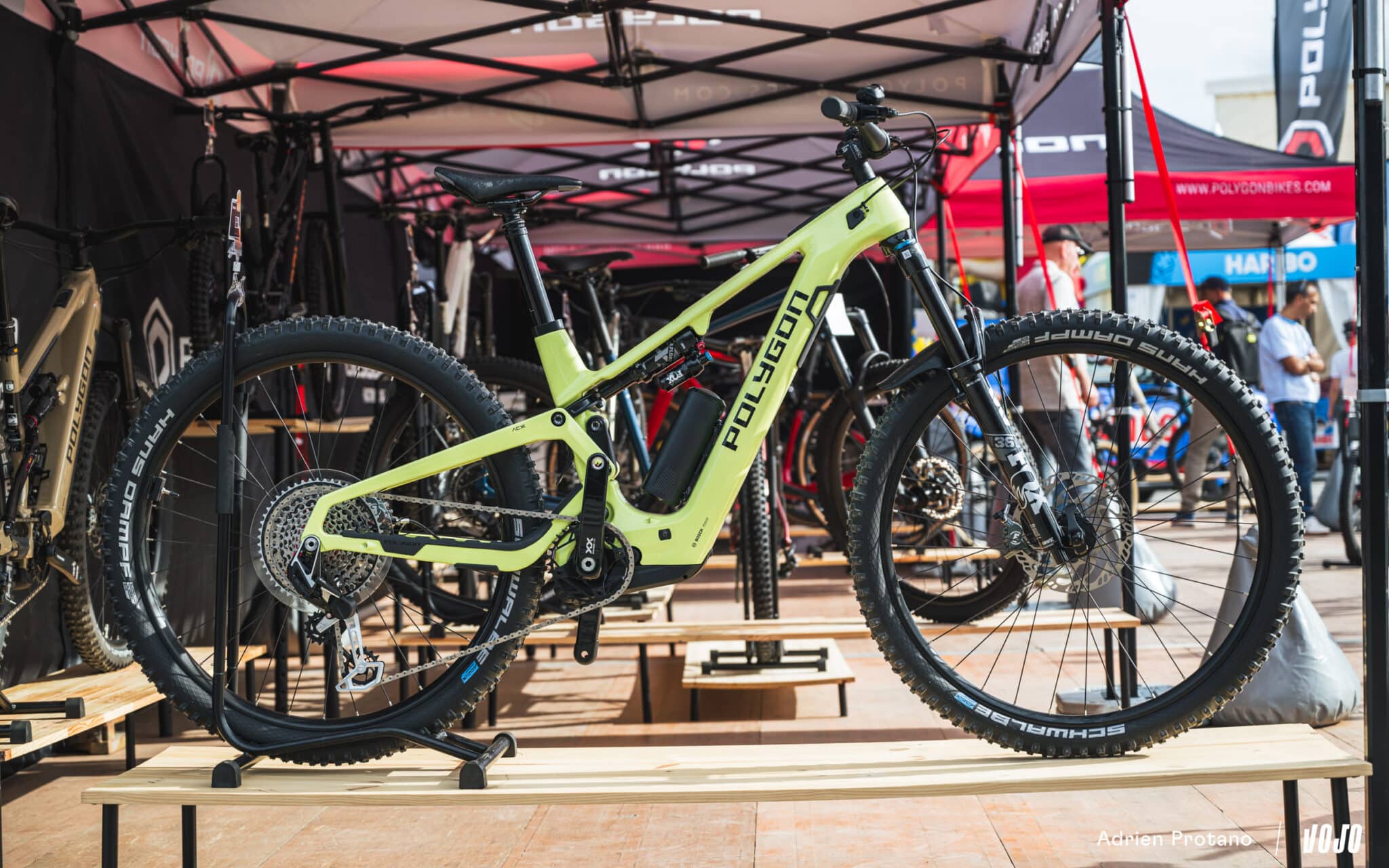 https://www.vojomag.com/app/uploads/2025/10/Roc dAzur 2025 gravel VTT salon test avis comparaison Vojo A.Protano 1 5 2048x1280.jpg